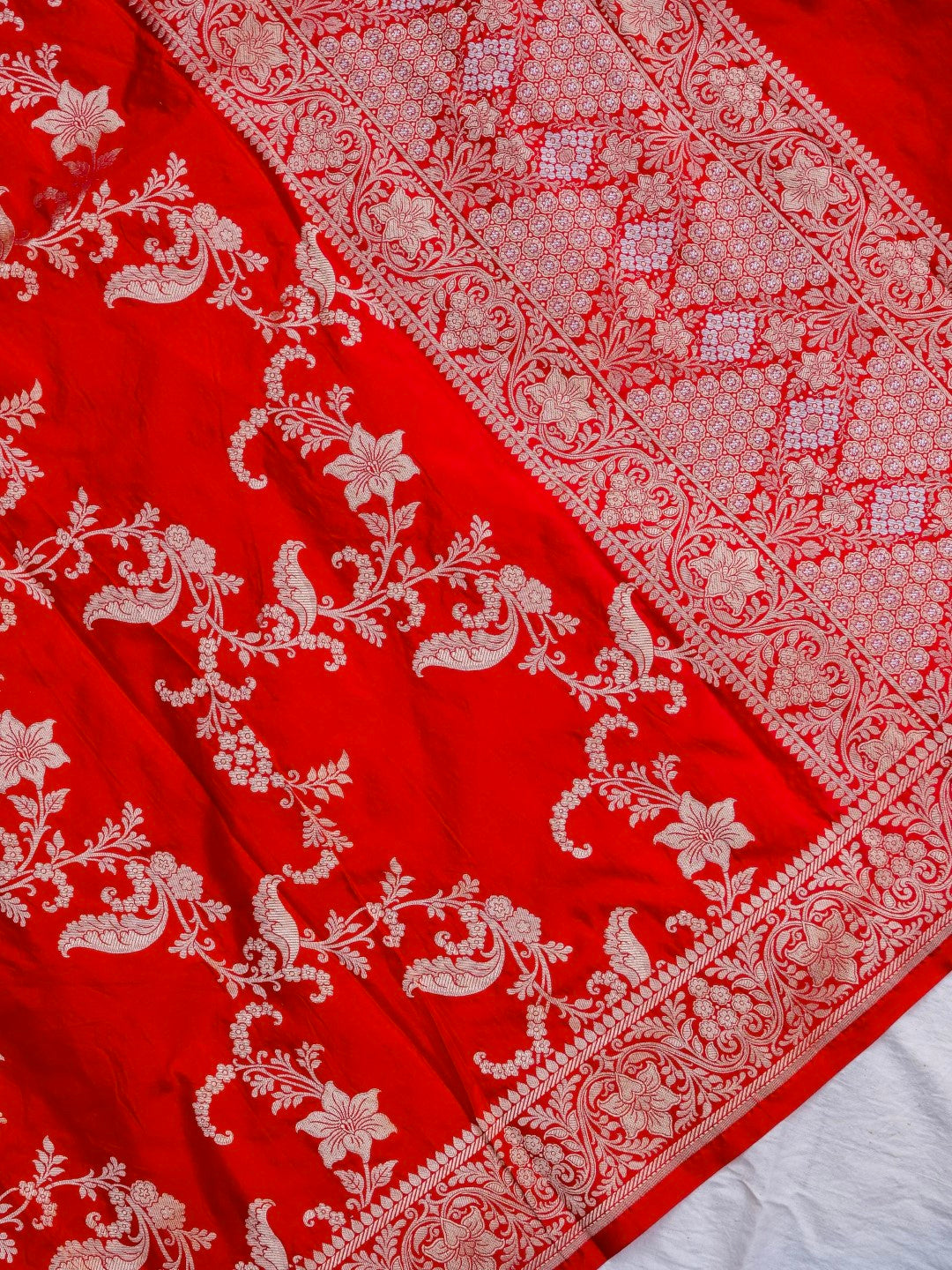 Red Handwoven Banarasi Pure Silk Dupatta