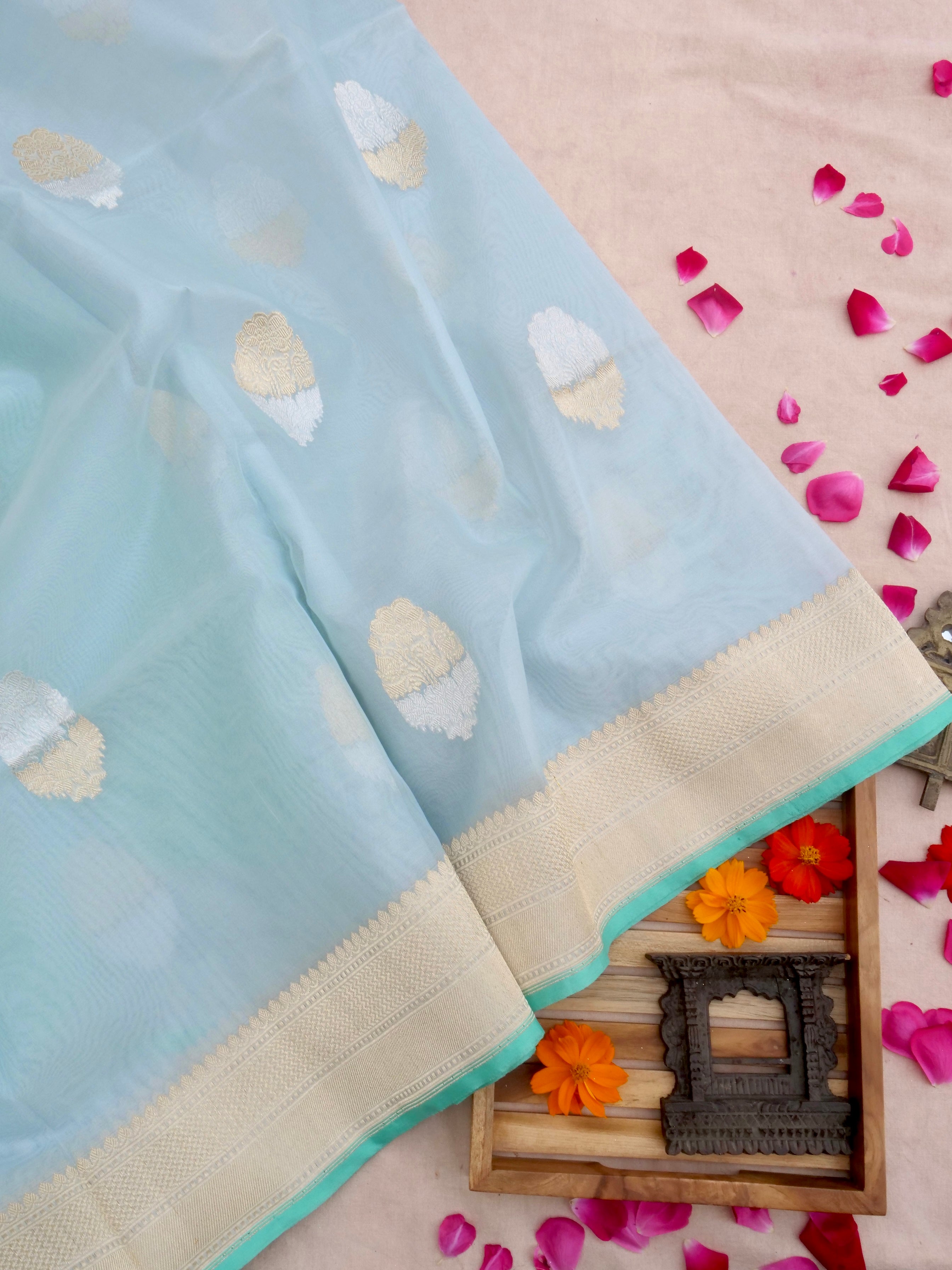Light Blue Handloom Organza Kadhua Buti Banarasi Silk Saree
