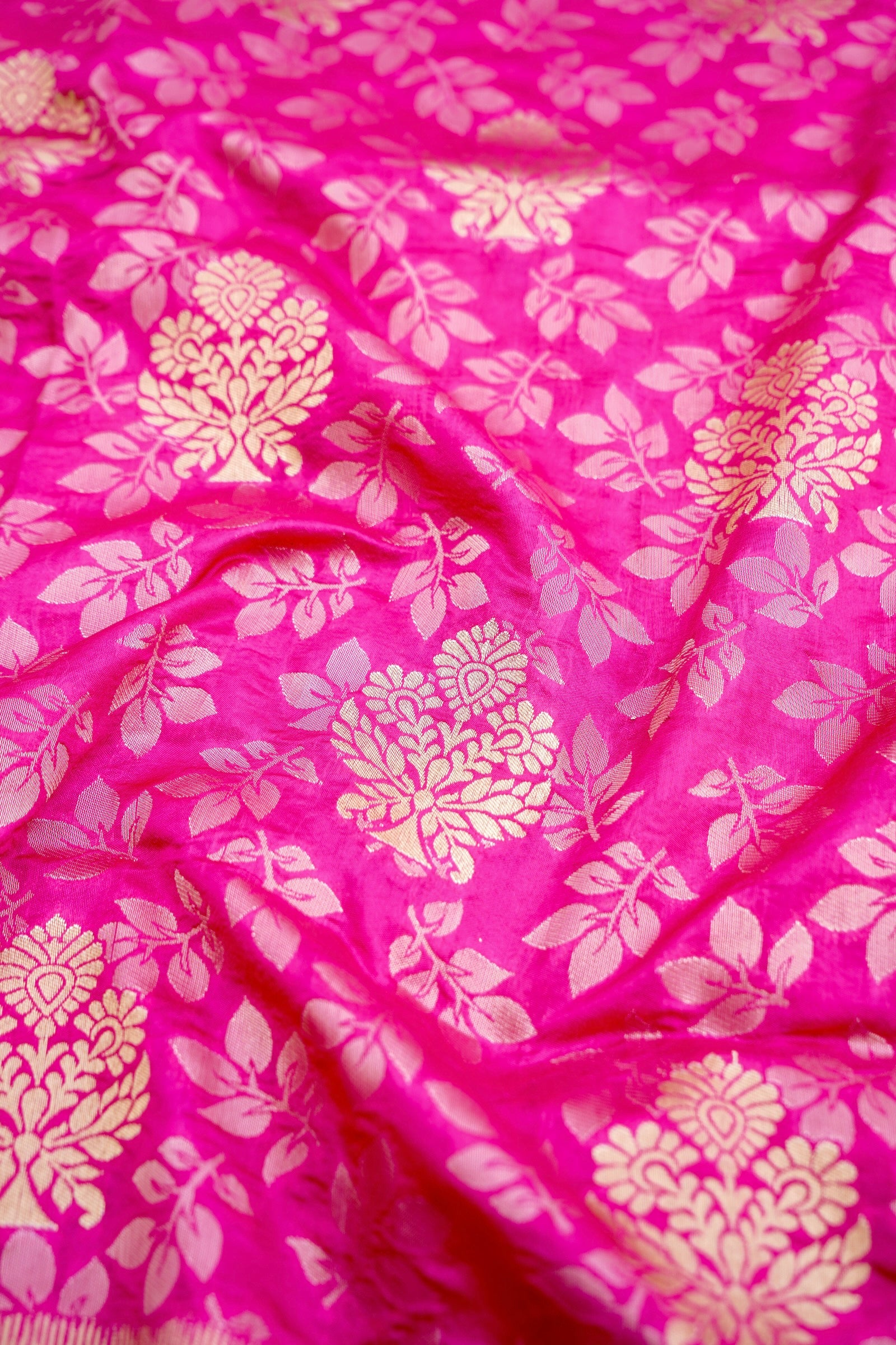 Pink Soft Silk Tanchoi Banarasi Saree with Floral Butas