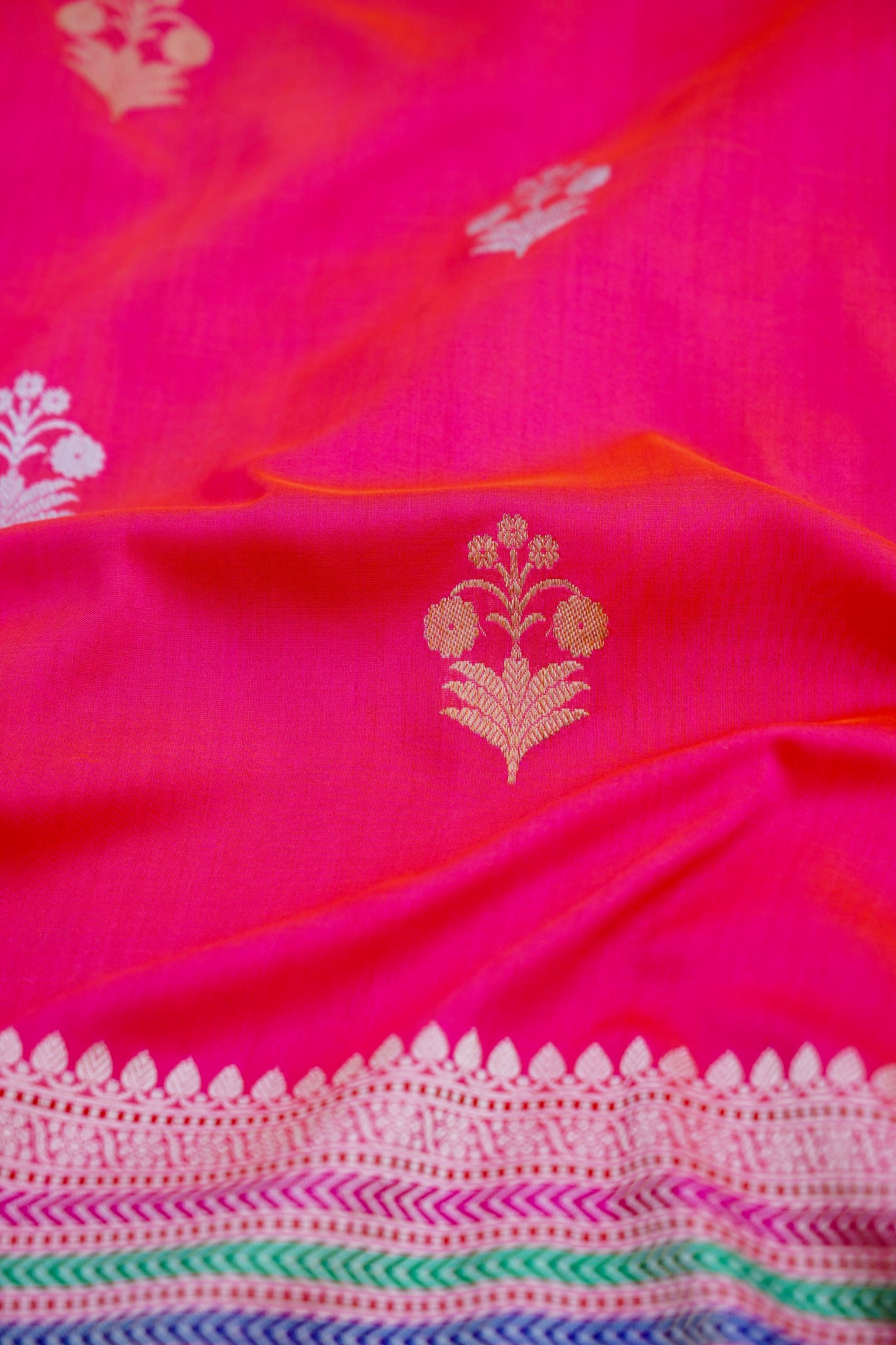 Handwoven Pure Kataan Silk Kadhua Buti Banarasi Saree