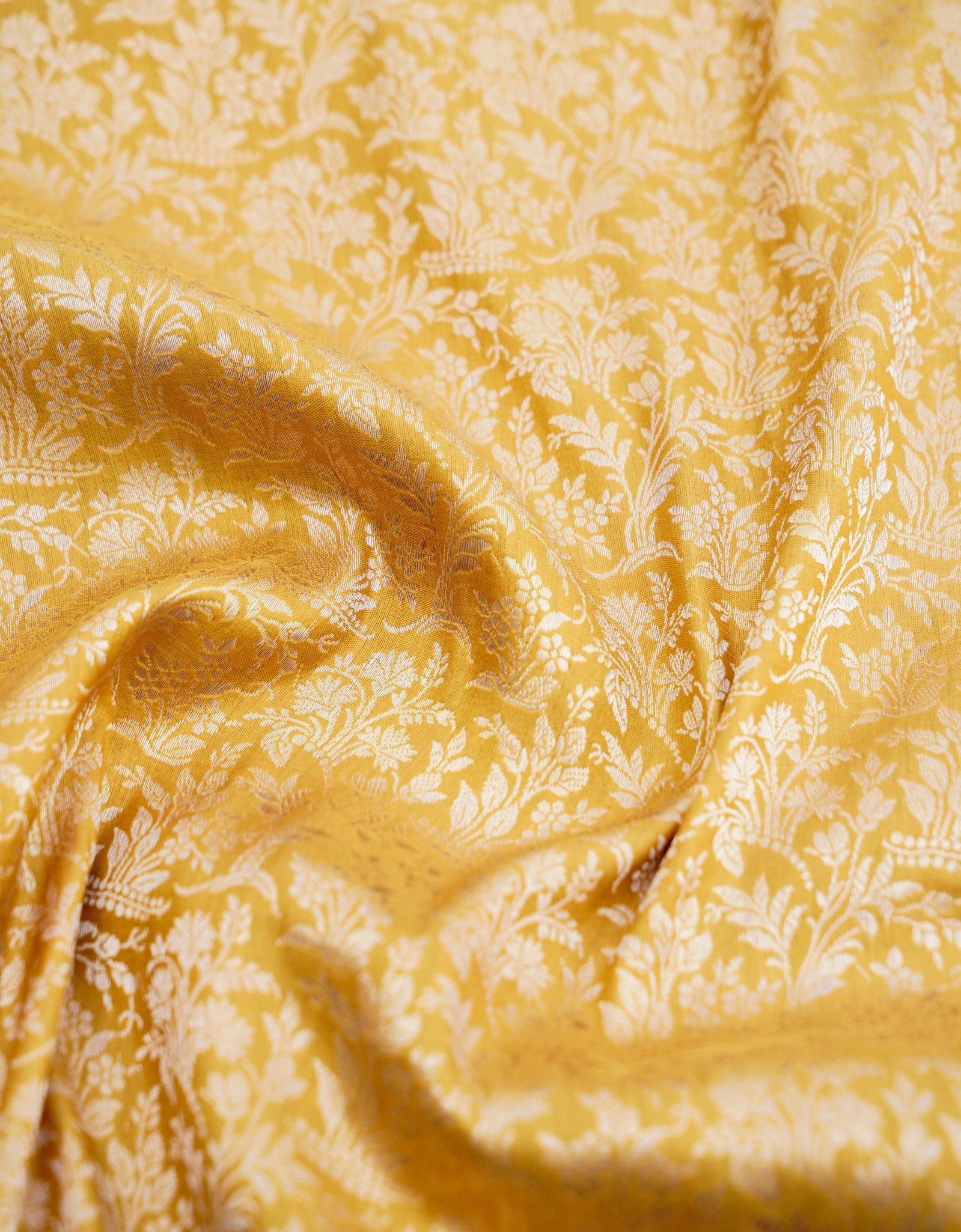 Yellow Handwoven Pure Kataan Kadhiyal Banarasi Saree