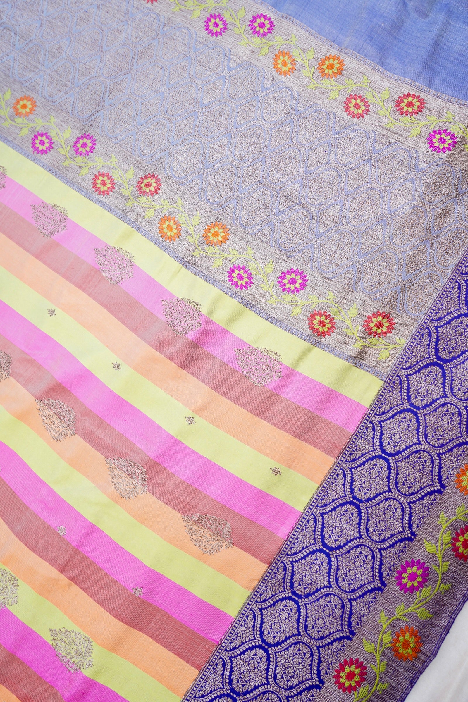 Rangkat Handwoven Pure Kataan Silk Kadhua Buti Banarasi Saree