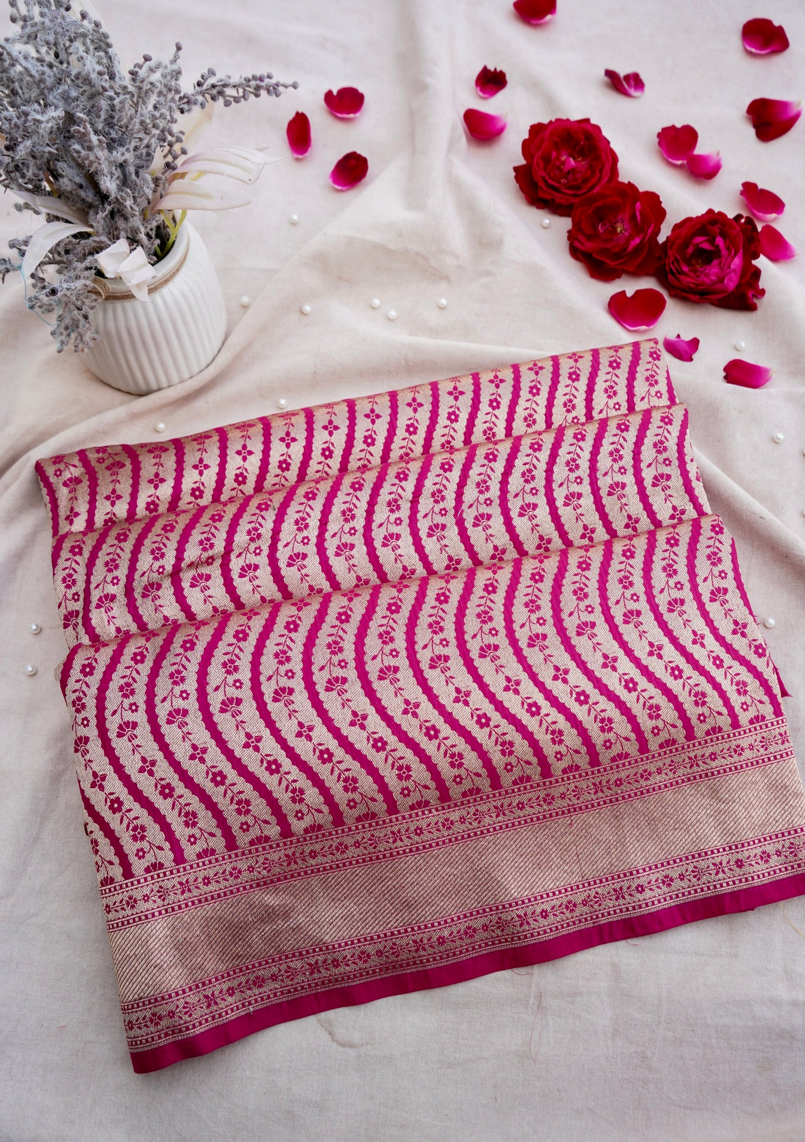 Candy Apple Red Handwoven Pure Kataan Silk Banarasi Saree