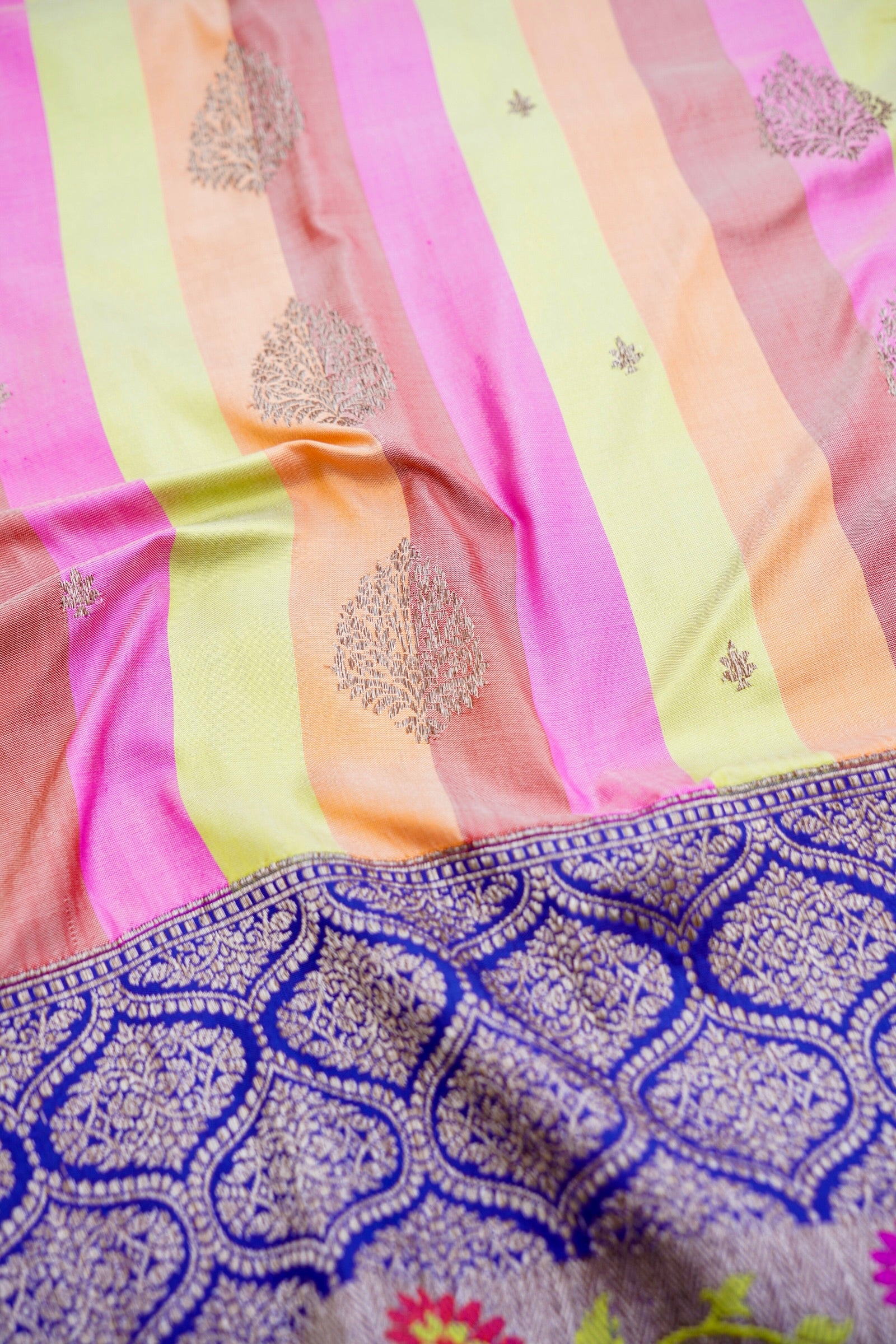 Rangkat Handwoven Pure Kataan Silk Kadhua Buti Banarasi Saree
