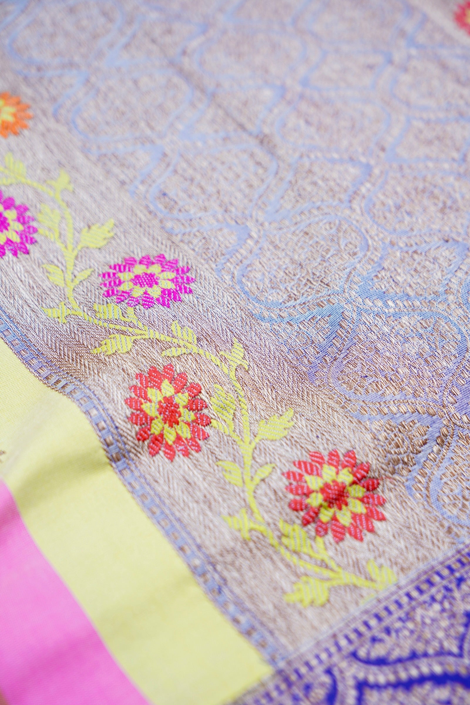 Rangkat Handwoven Pure Kataan Silk Kadhua Buti Banarasi Saree