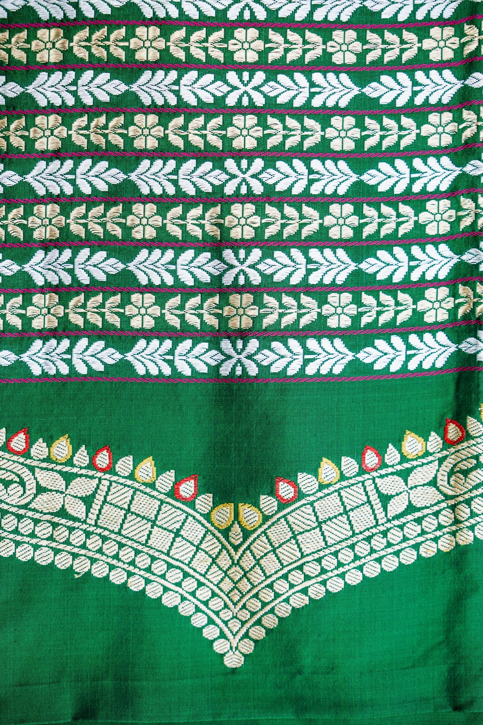 Dark Green Handwoven Pure Kataan Silk Kadhua Benarasi saree