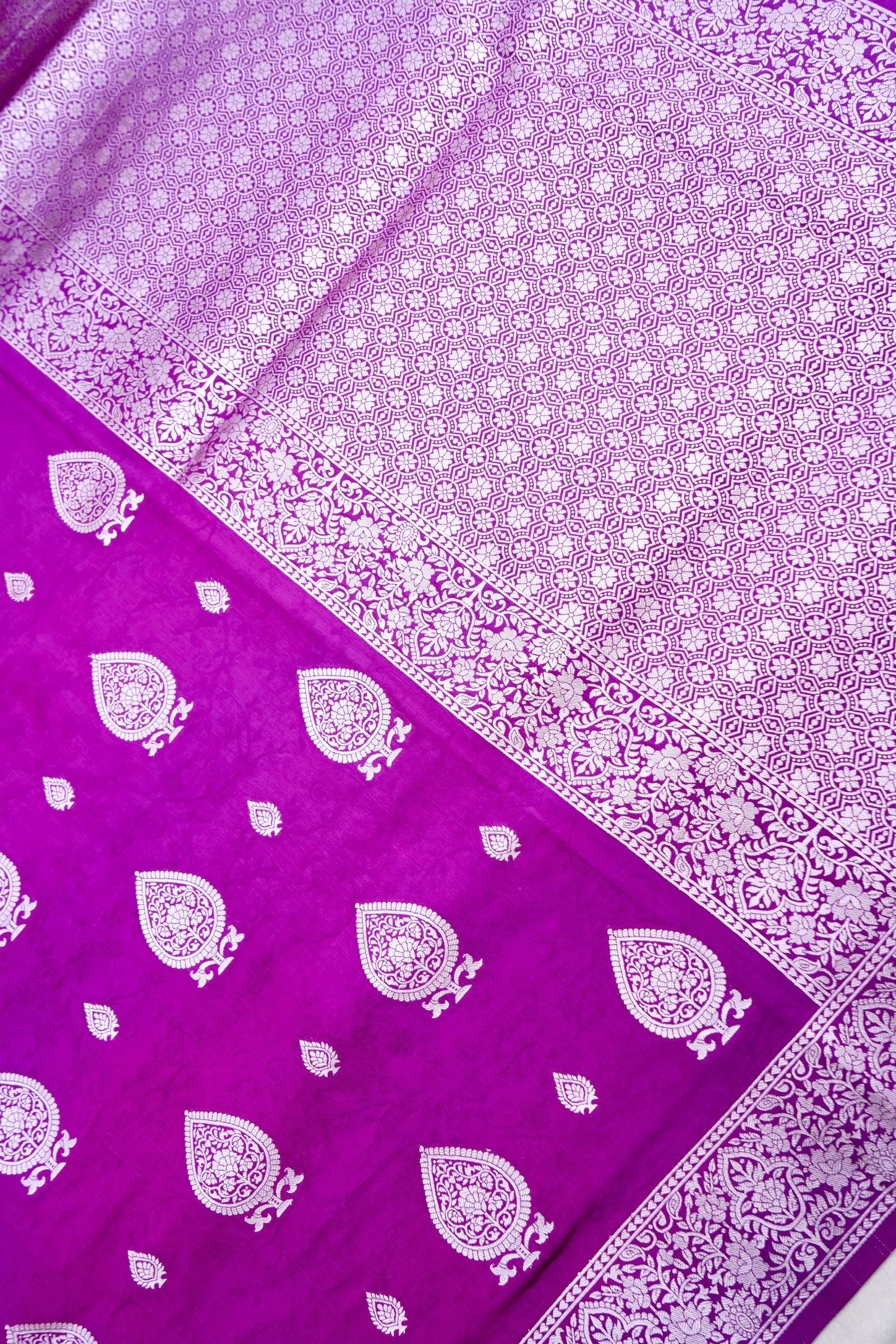 Purple Tanchoi Allover Butis Semi Silk Banarasi Saree