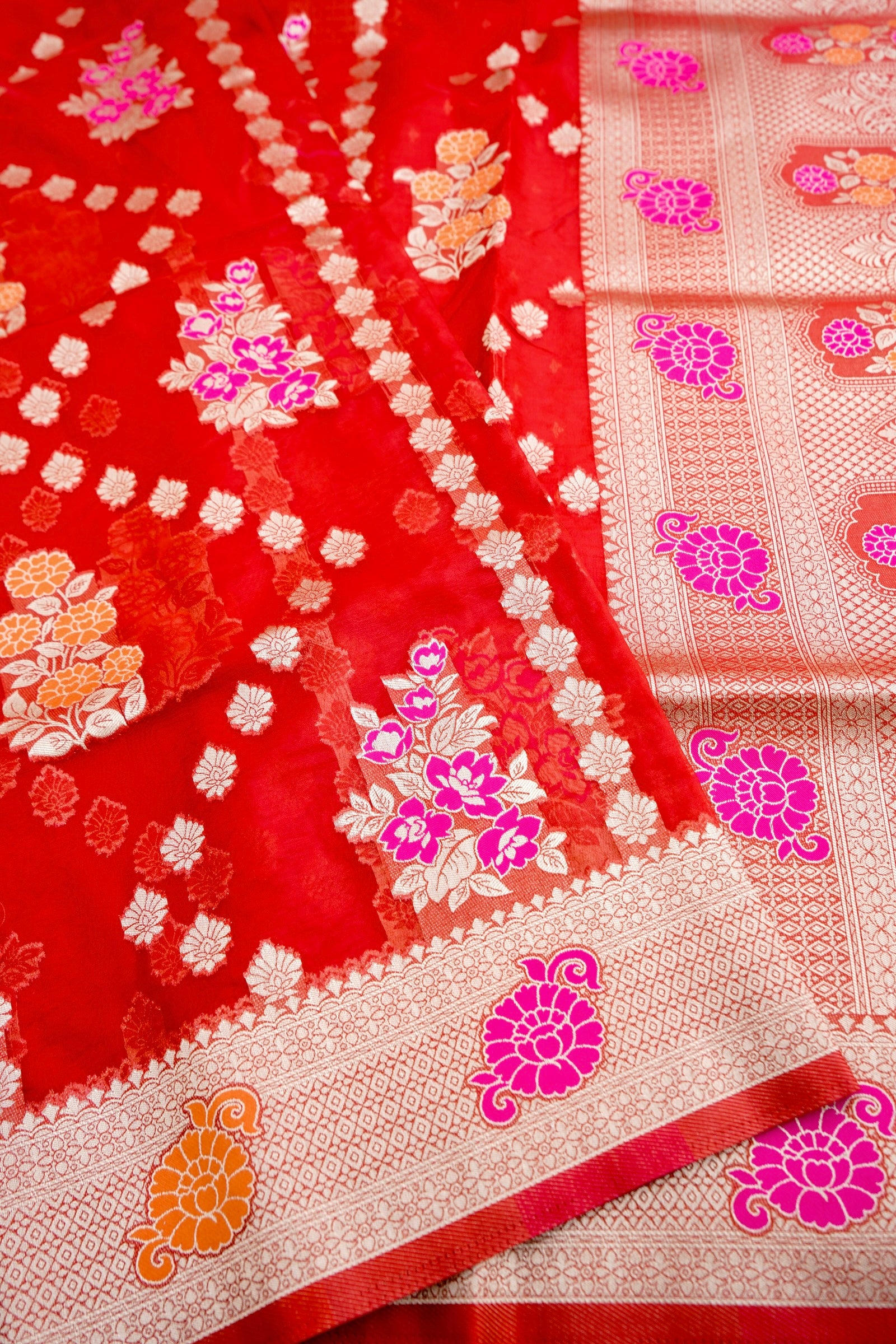 Red Floral Bunch Organza Banarasi Saree with Butis