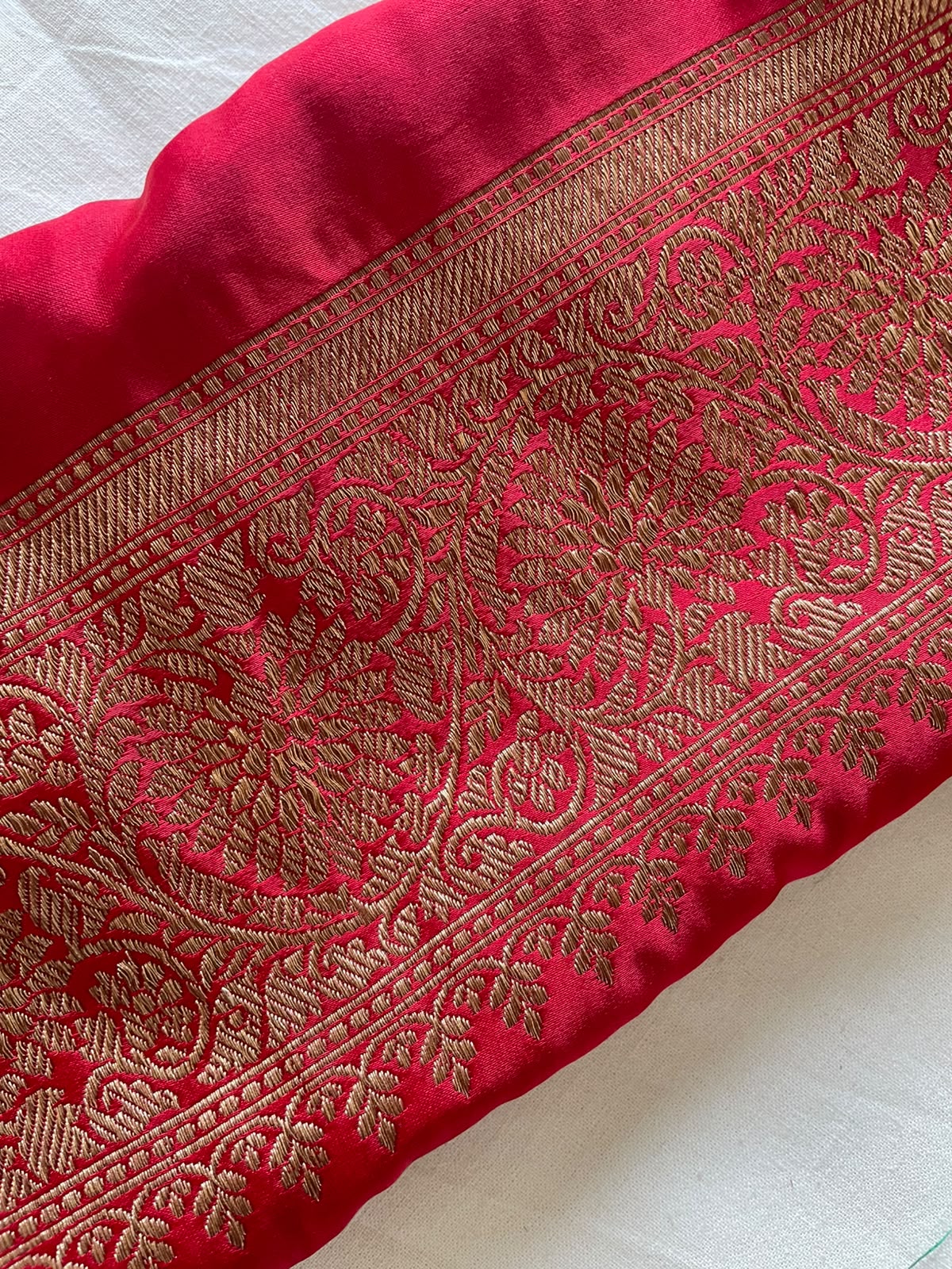 Red Satin Banarasi Border 10 Inch