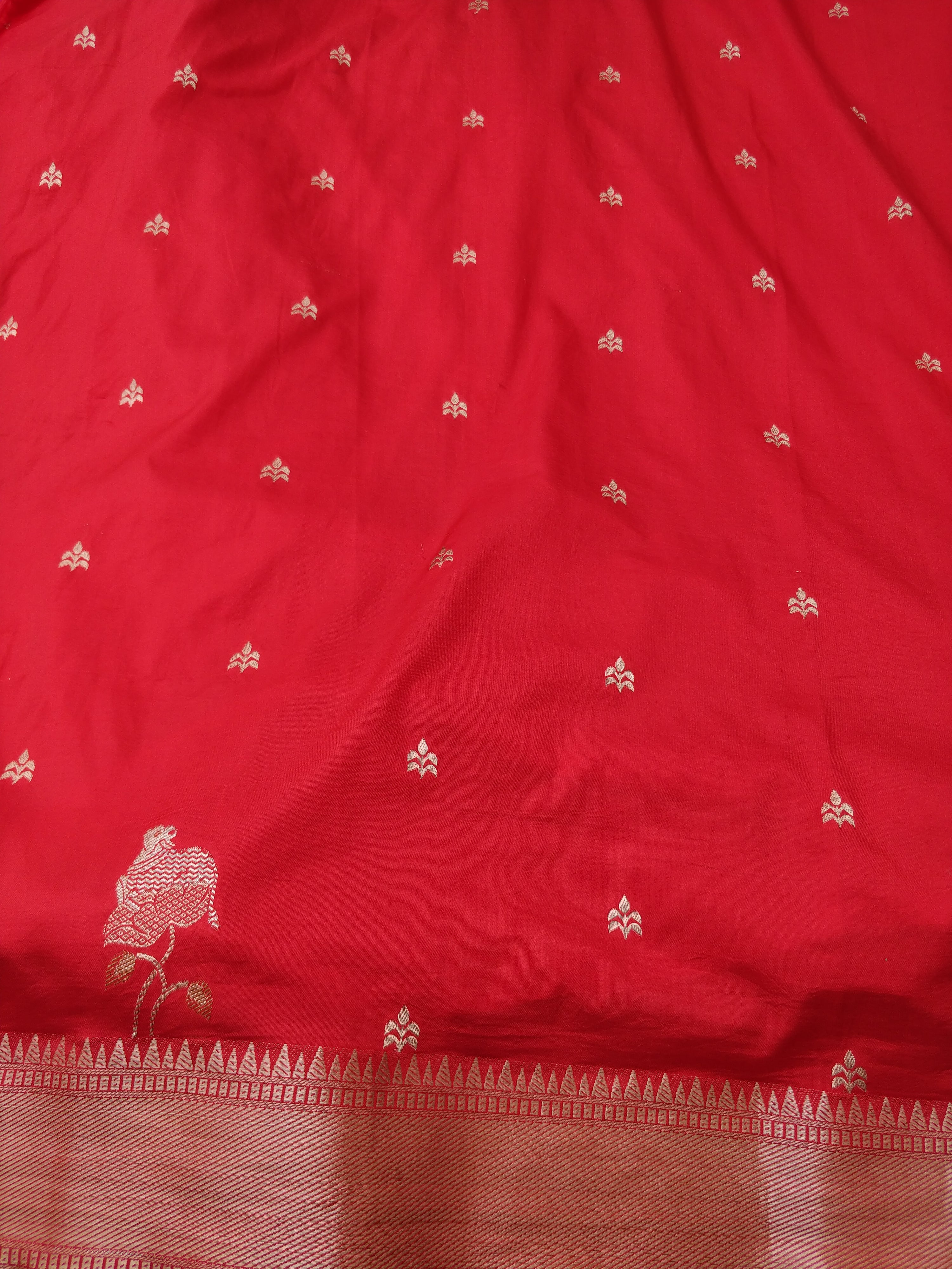 Red Semi Kataan Buti Pichwai Banarasi Saree