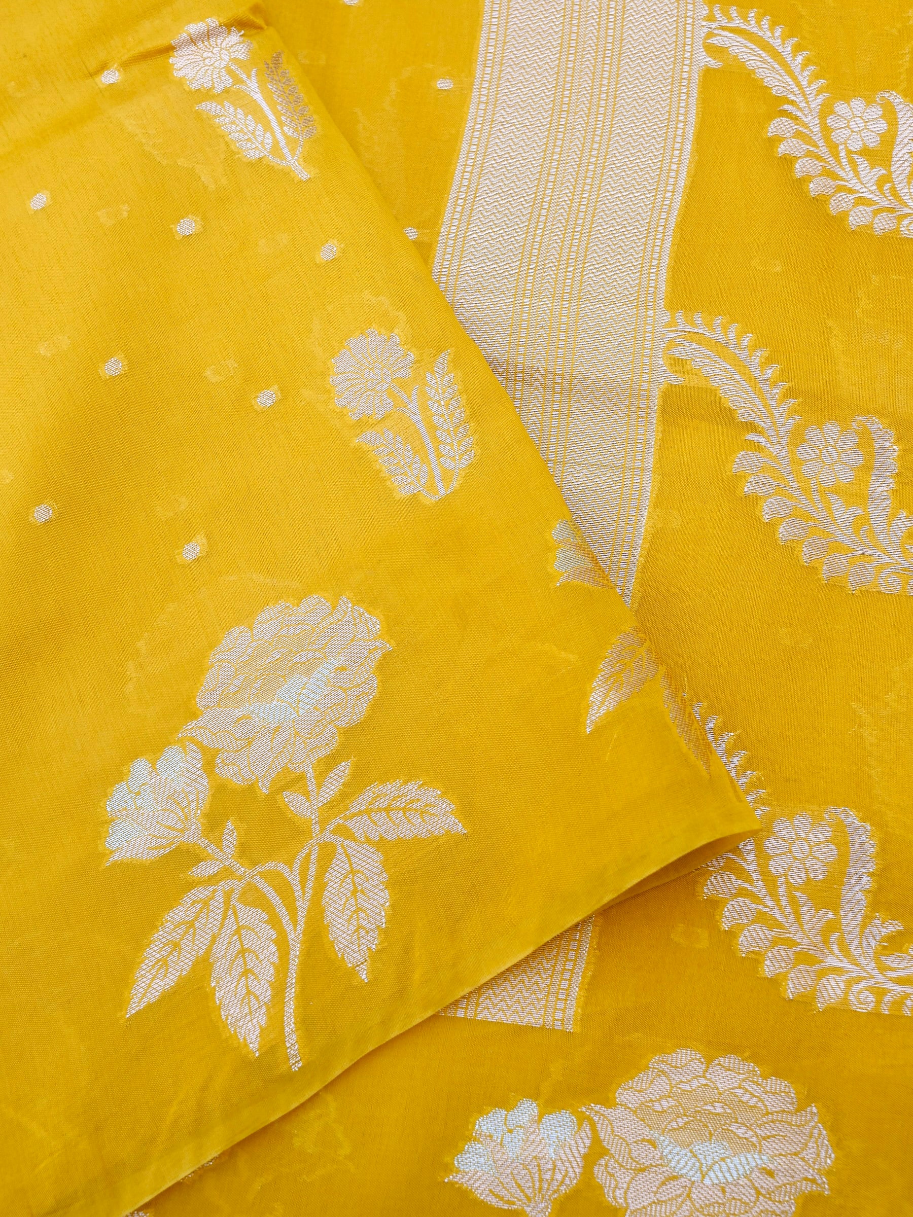Yellow Chiniya Silk Blended Buti Banarasi saree