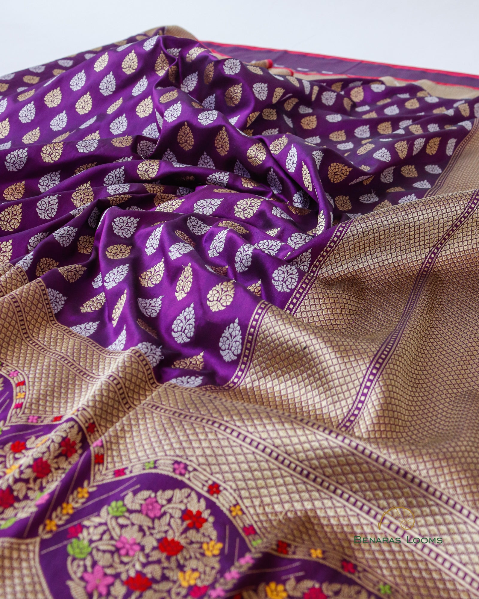 Purple Handwoven Pure Kataan Silk Buti Jaal Banarasi Saree