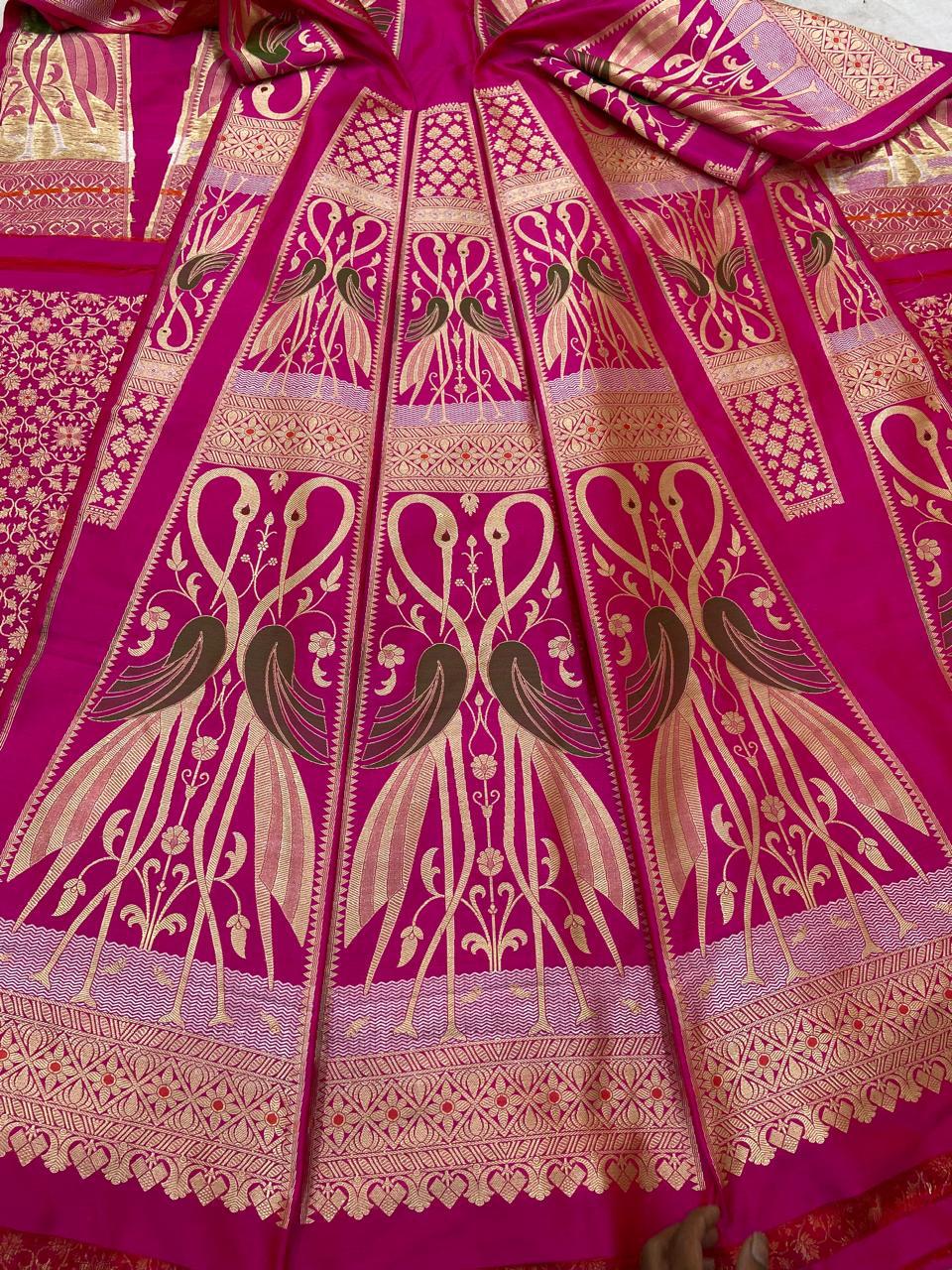 Hans Joda Pink Handwoven Pure Silk Banarasi Lehenga