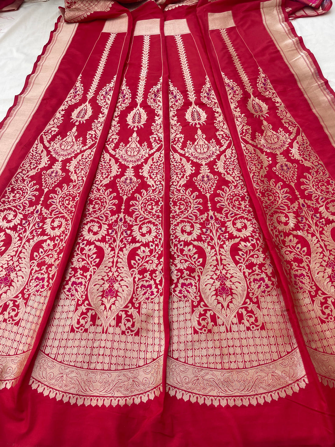 Sahiba Red Handwoven Pure silk With Meenakari Banarasi Lehenga