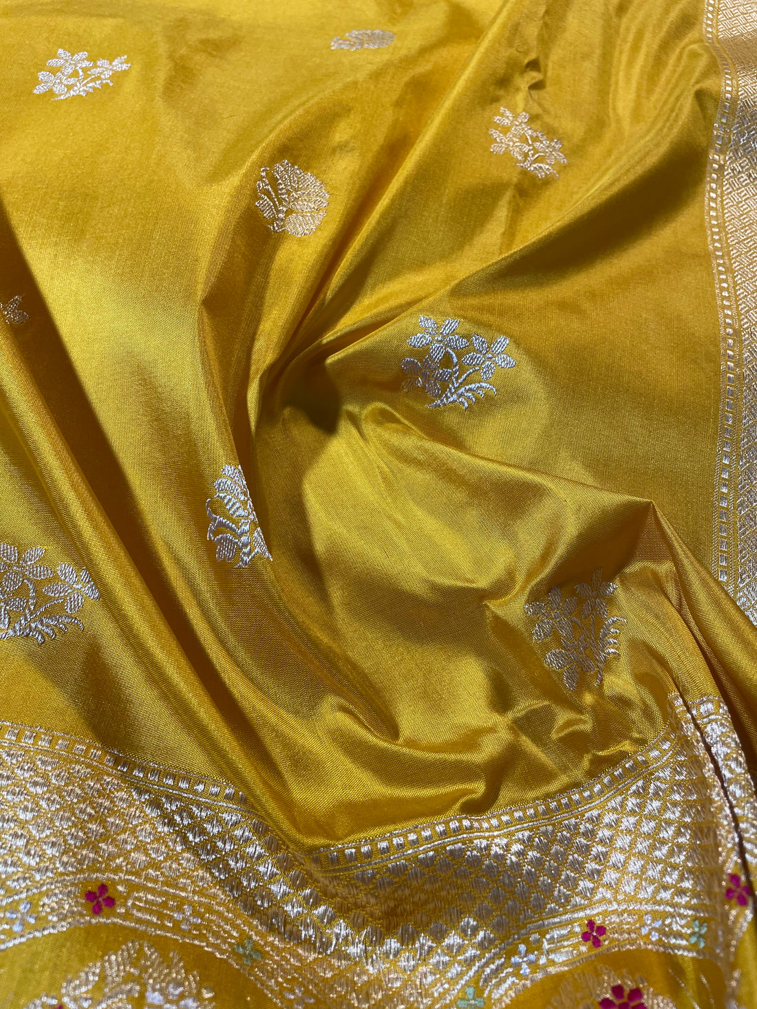 Mustard Yellow Kadhua Patta Buti Pure Silk Banarasi Saree