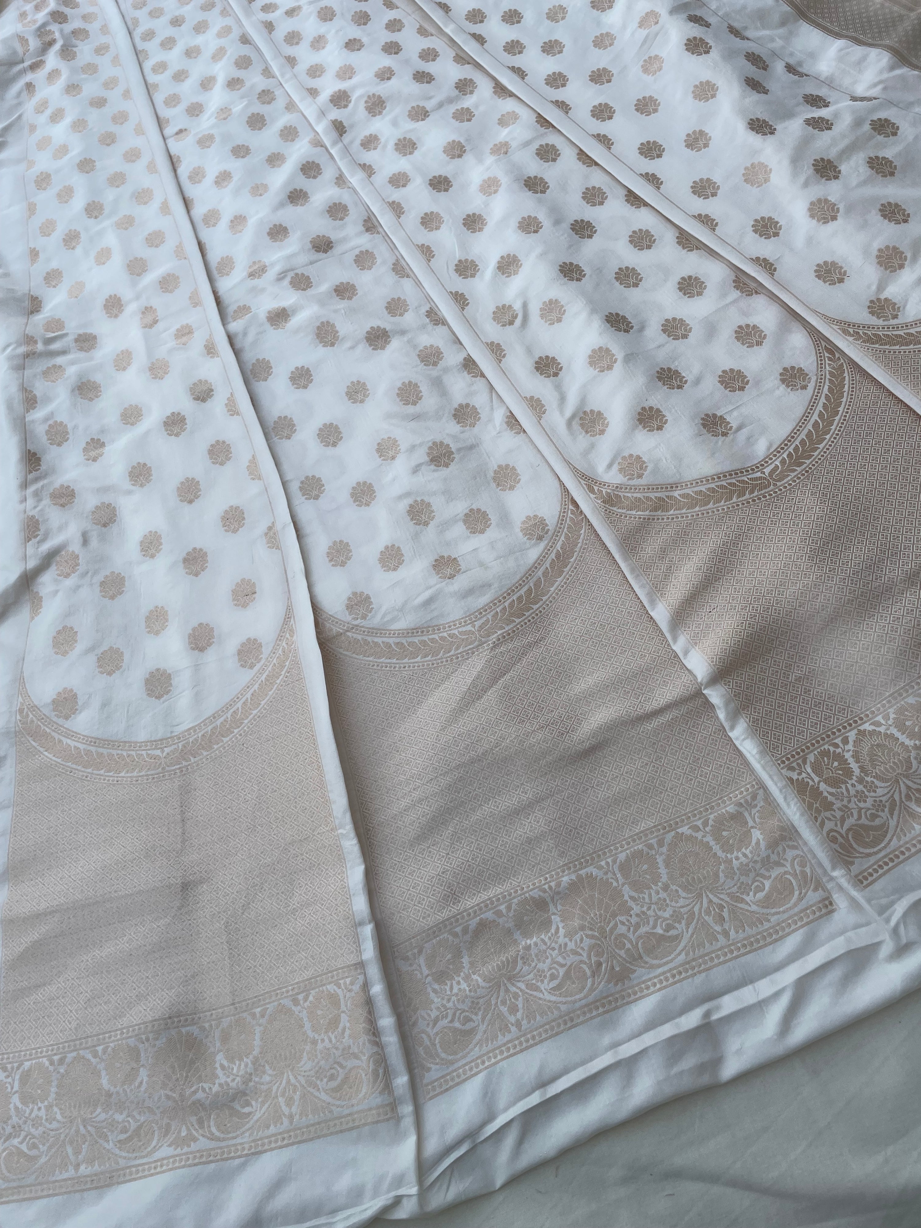 Gul Buti White Handwoven Pure silk Banarasi Lehenga Panels