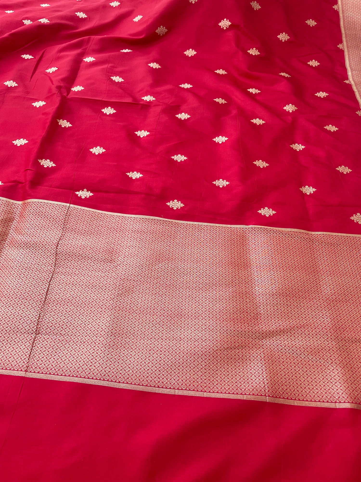 Red Handwoven Pure Kataan Silk Banarasi Buti Dupatta