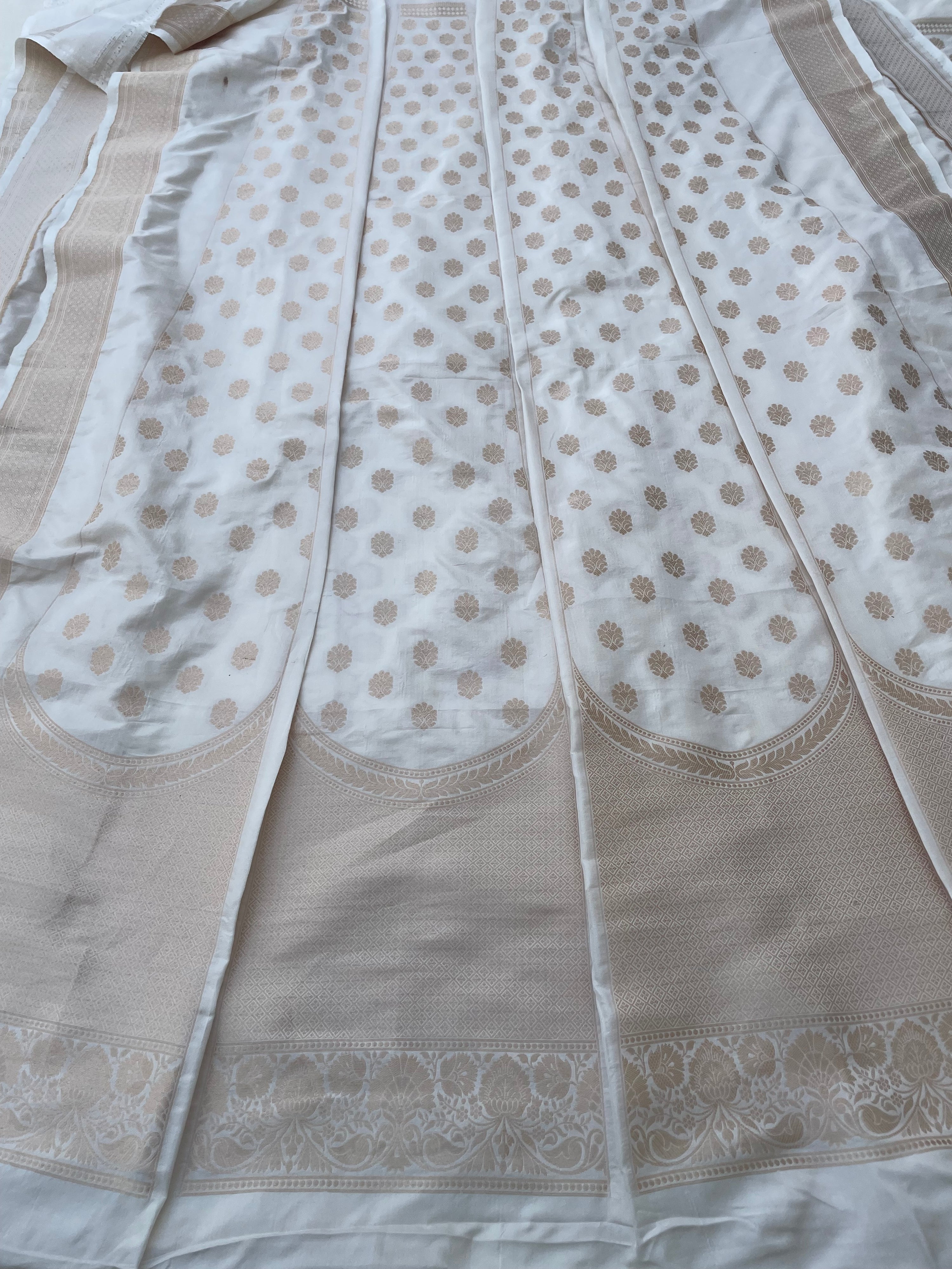 Gul Buti White Handwoven Pure silk Banarasi Lehenga Panels
