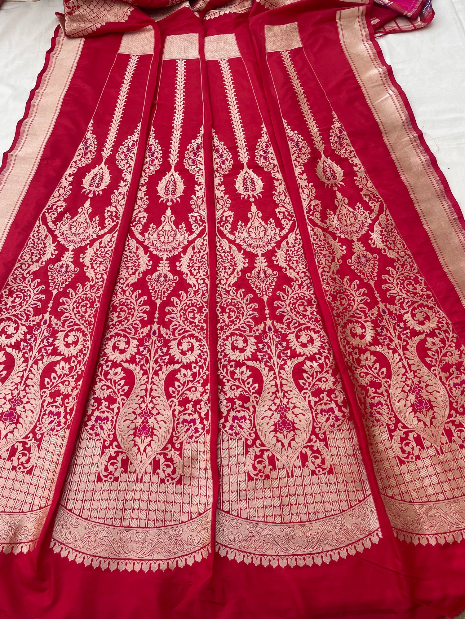 Sahiba Red Handwoven Pure silk With Meenakari Banarasi Lehenga
