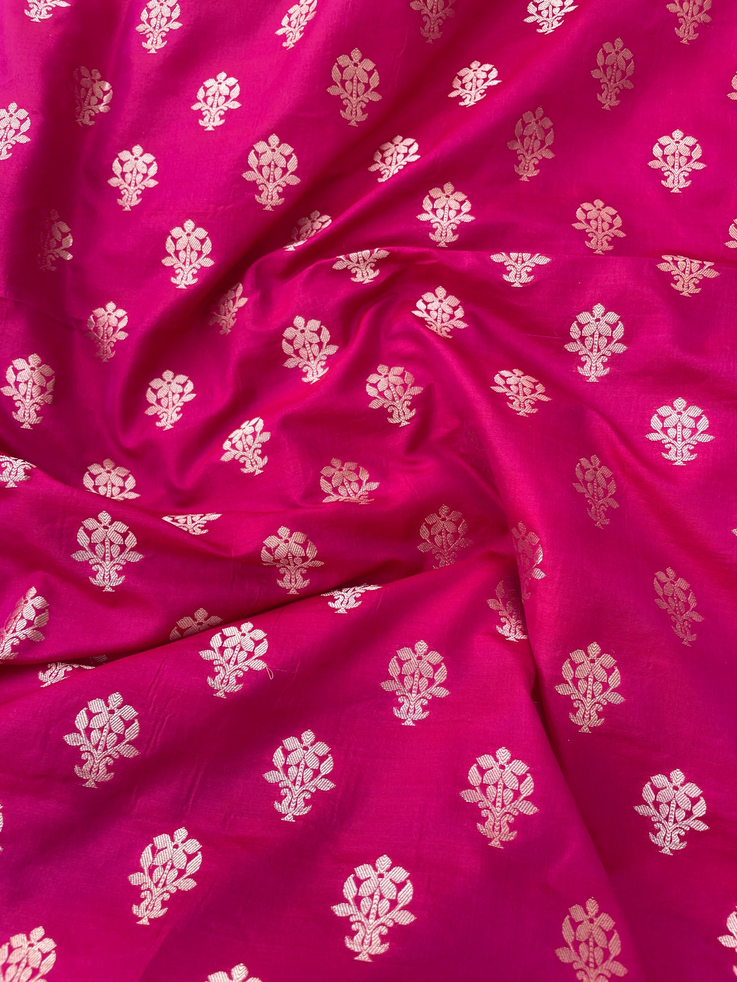 Gulnaar Pink Handwoven Pure silk With Meenakari Banarasi Lehenga