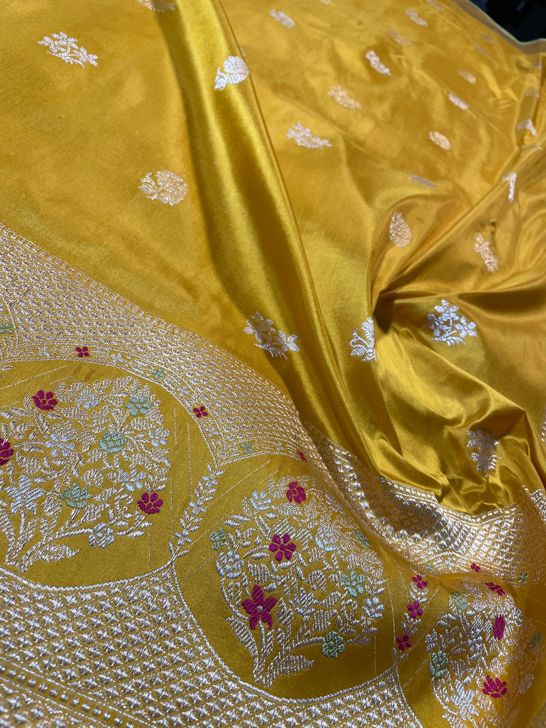 Mustard Yellow Kadhua Patta Buti Pure Silk Banarasi Saree