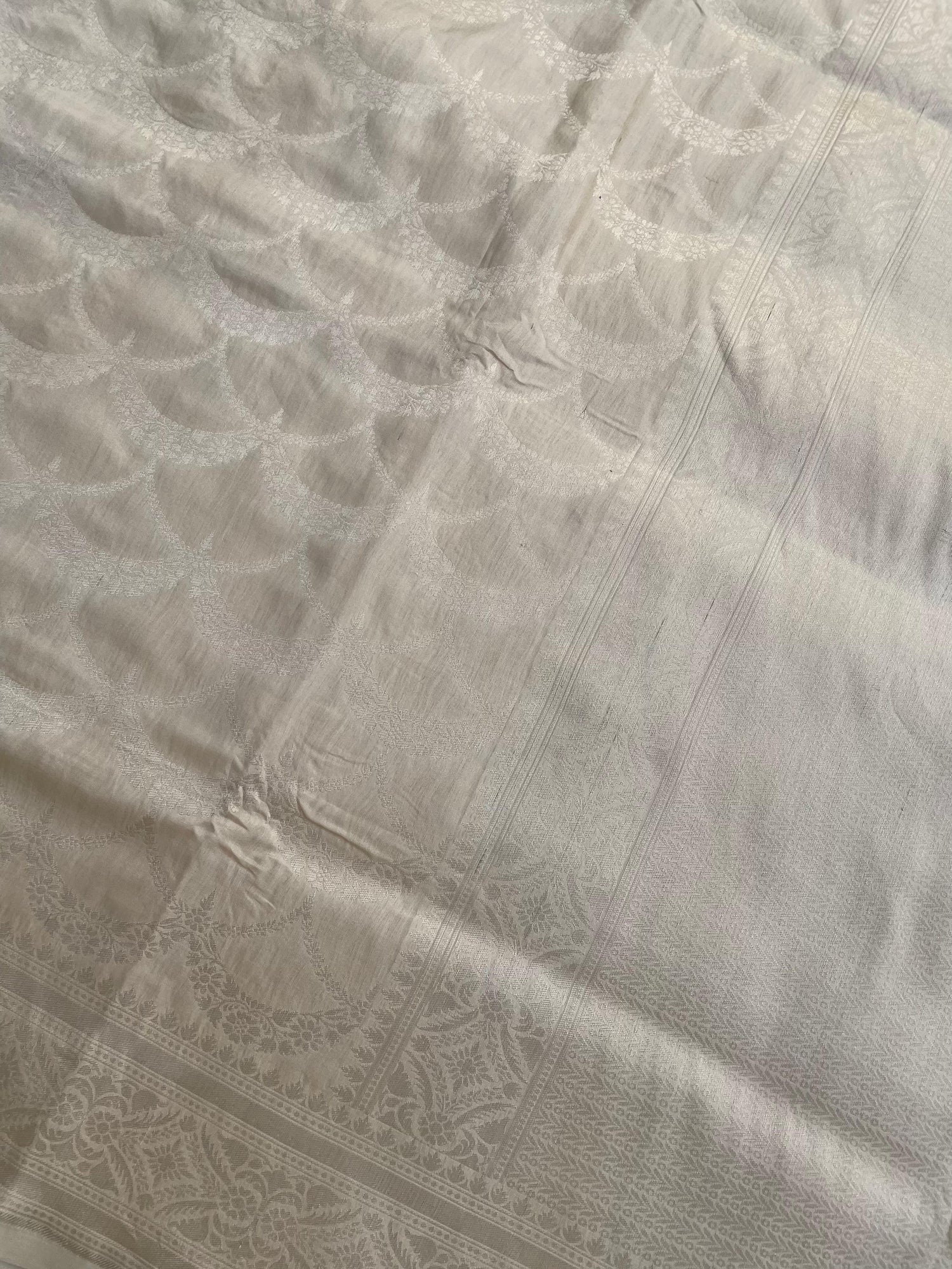Beige Handloom Banarasi Pure Silk Kadhua Saree