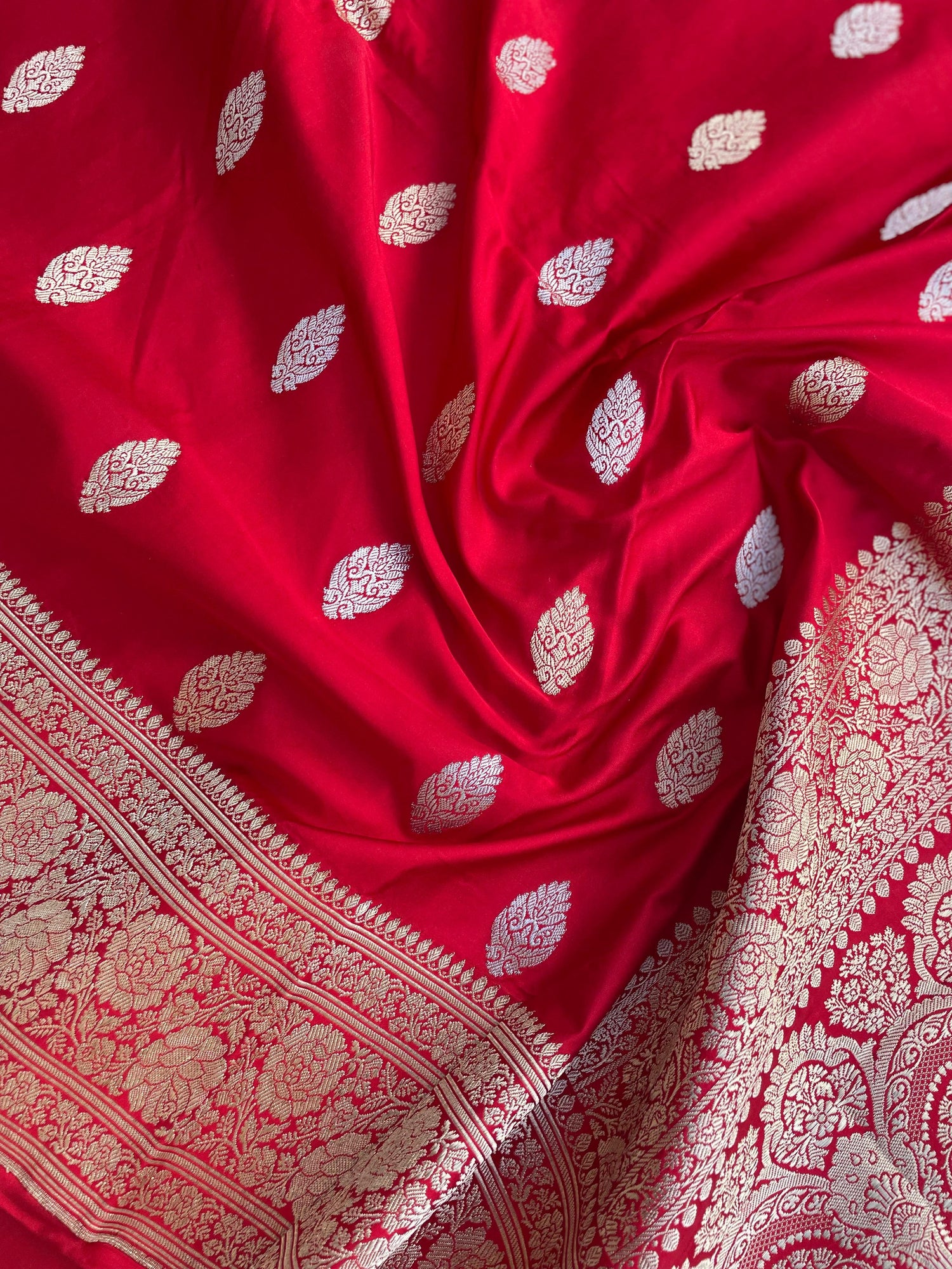 Red Handloom Satin Silk Banarasi Kadhua Silk Saree