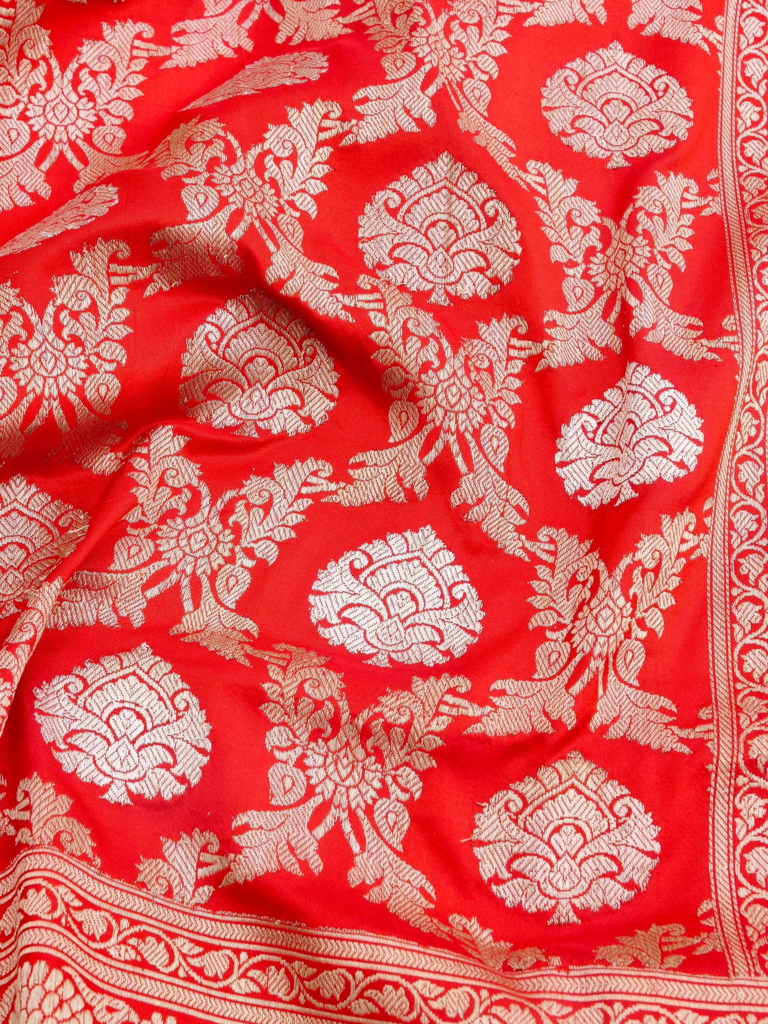 Red Handwoven Pure Kataan Silk Kadhua Jaal Benarasi Saree