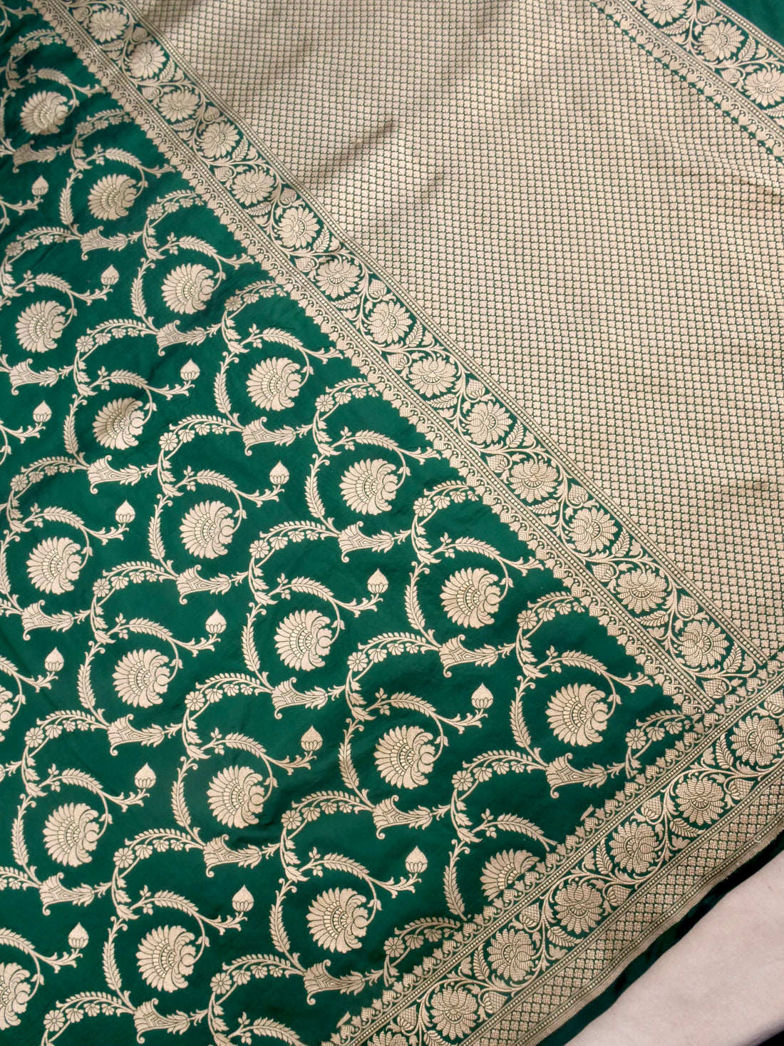 Green Handwoven Kataan Silk Jangla Banarasi Saree