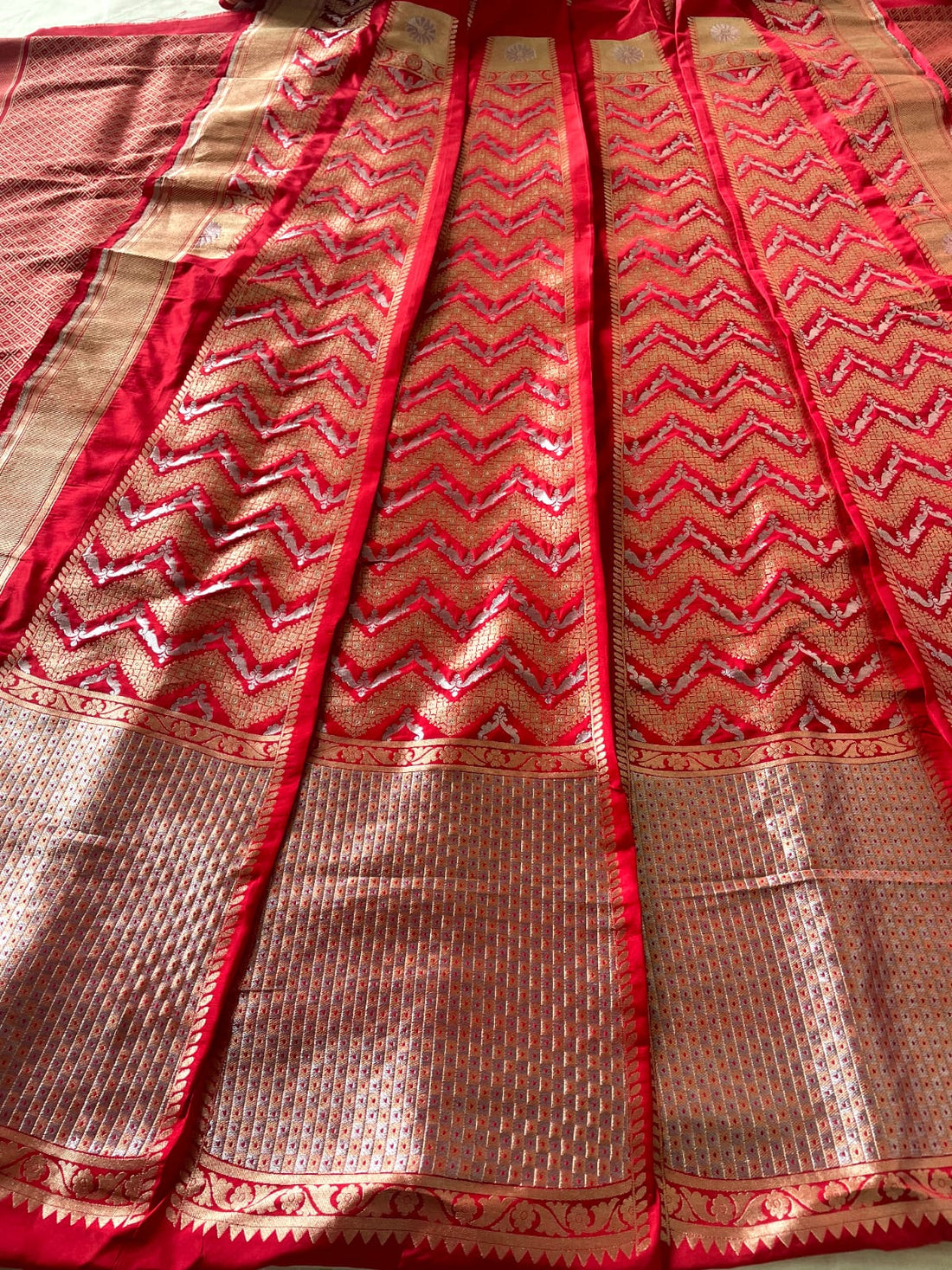 Siya Red Handwoven Pure Silk Banarasi Lehenga