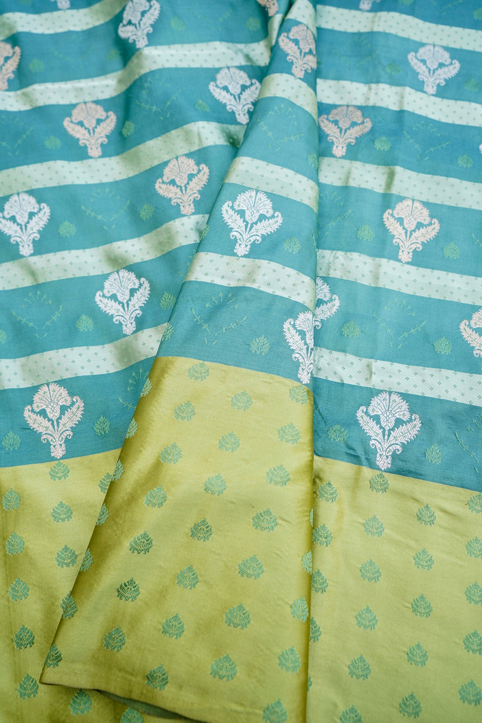 Teal Blue Handwoven Pure Kataan Silk Kadhua Buti Benarasi Saree