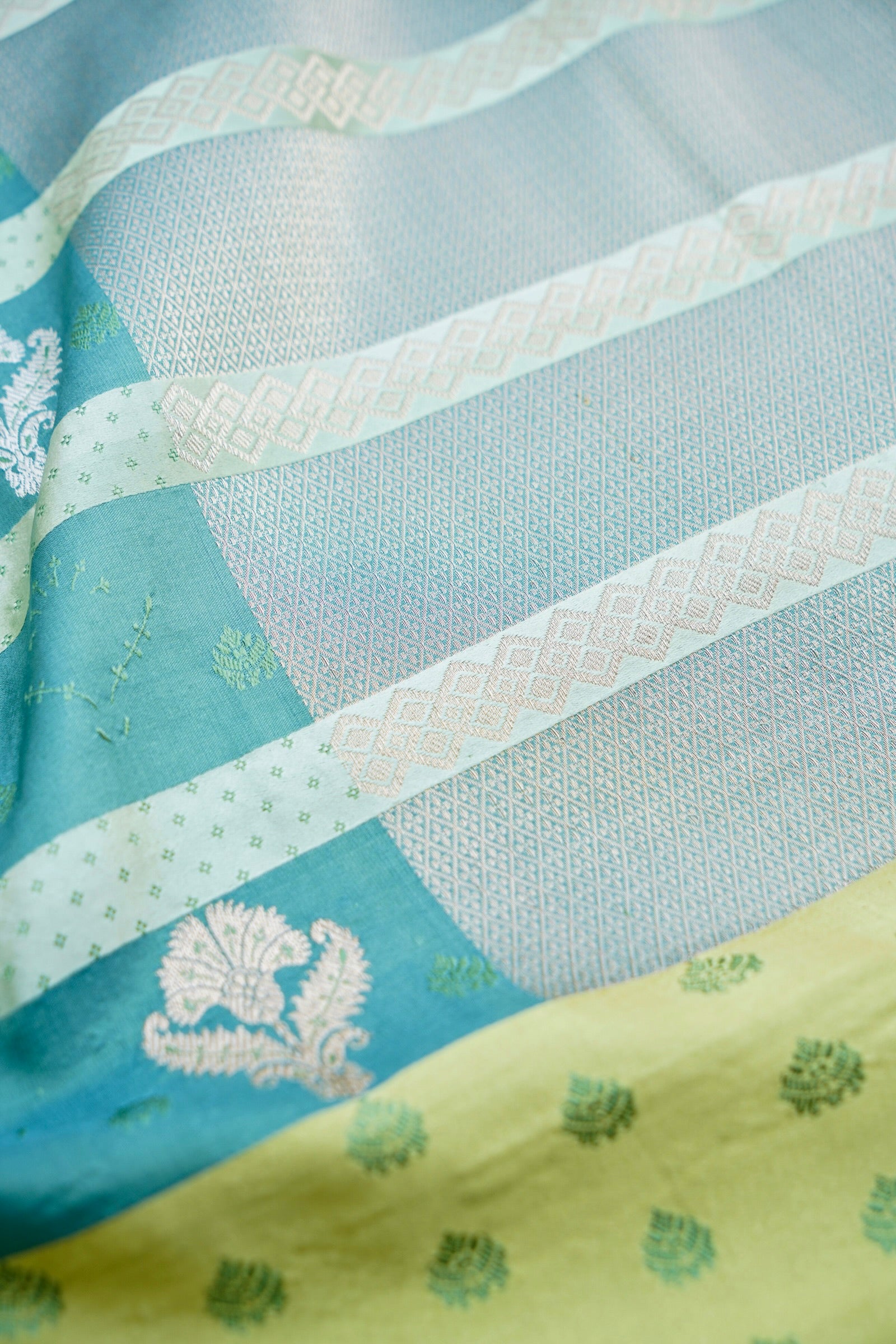 Teal Blue Handwoven Pure Kataan Silk Kadhua Buti Benarasi Saree