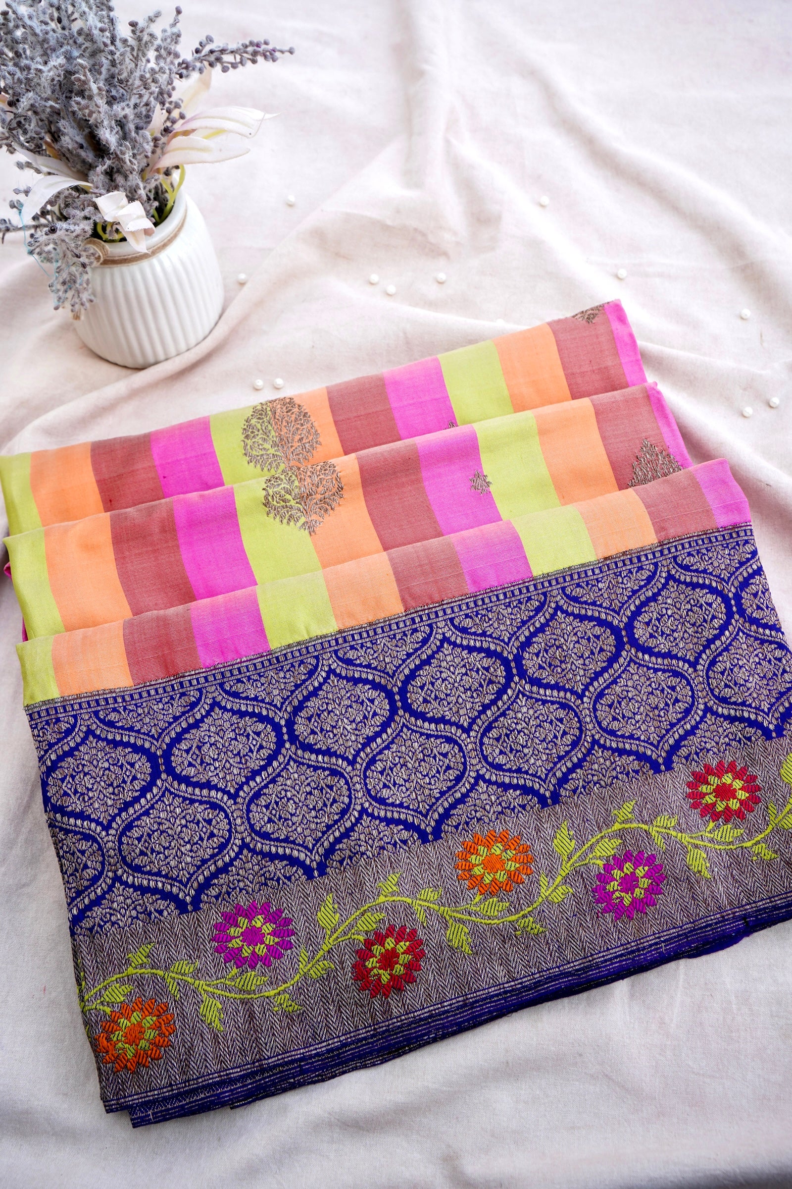 Rangkat Handwoven Pure Kataan Silk Kadhua Buti Banarasi  Saree