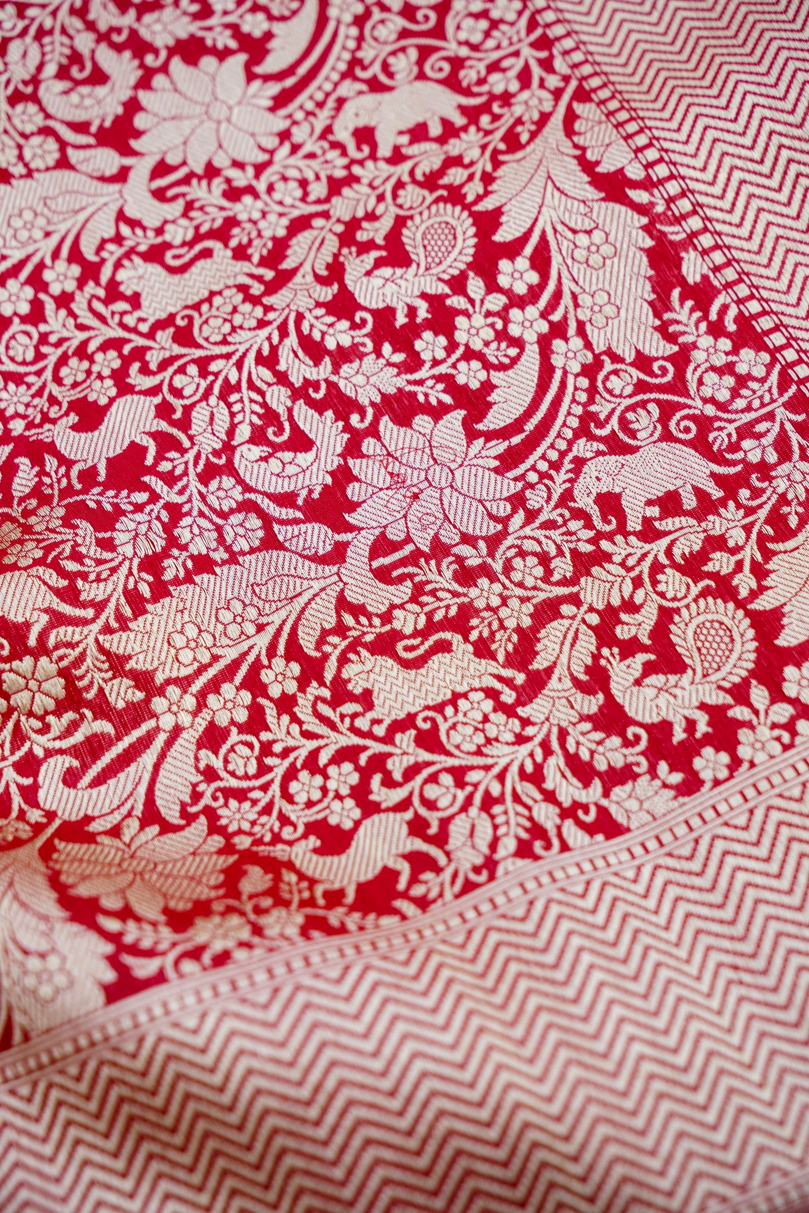 Red Handwoven Pure Kataan Silk Shikaargah Brocade Jaal Benarasi Saree.