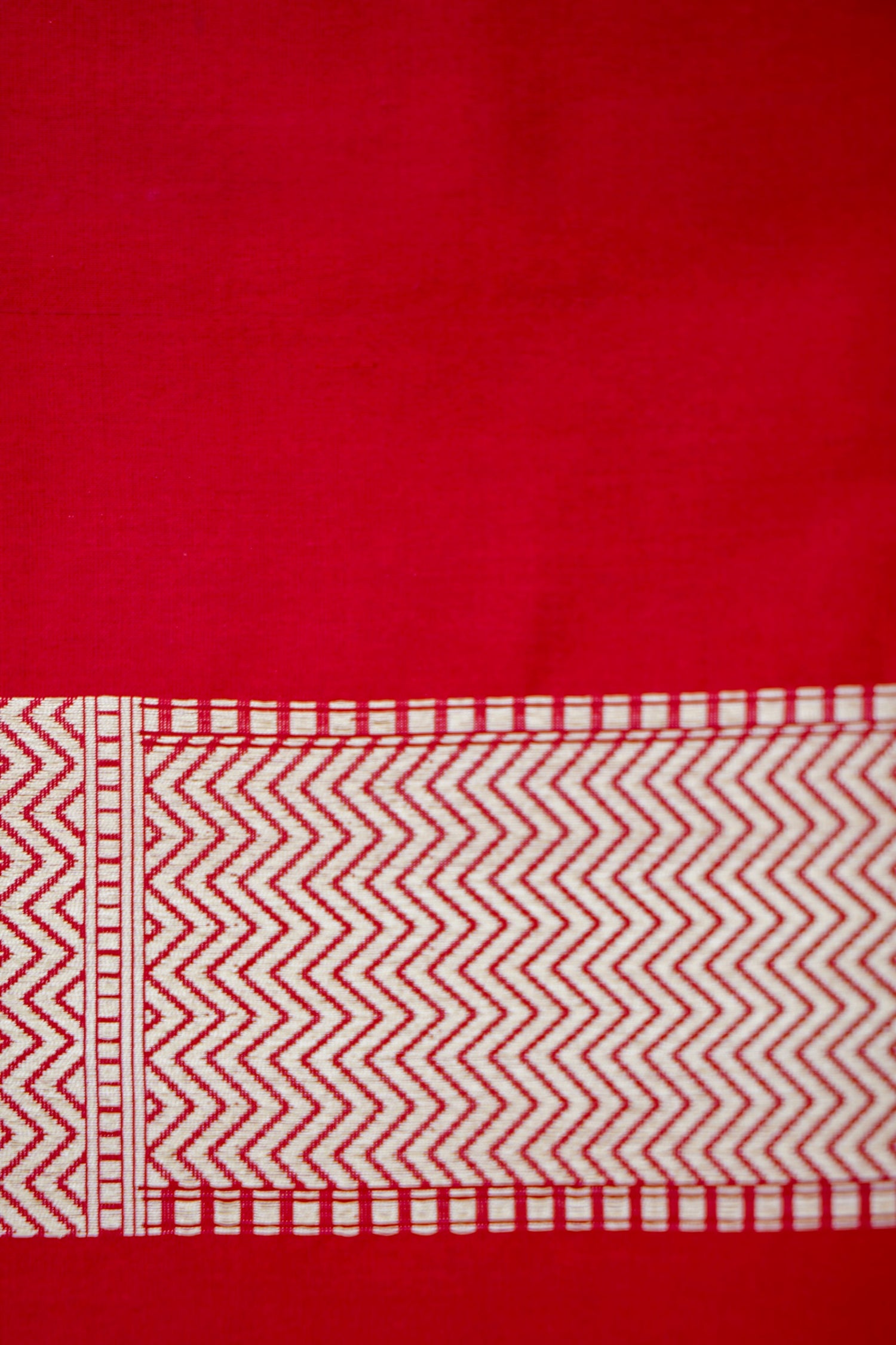 Red Handwoven Pure Kataan Silk Shikaargah Brocade Jaal Benarasi Saree.