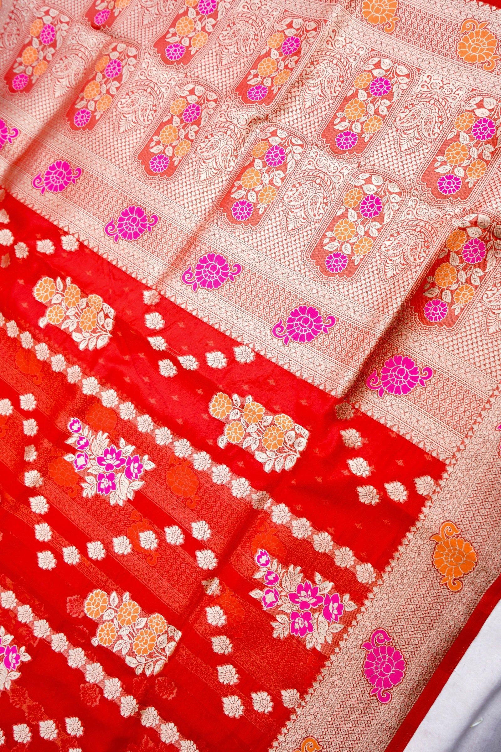 Red Floral Bunch Organza Banarasi Saree with Butis
