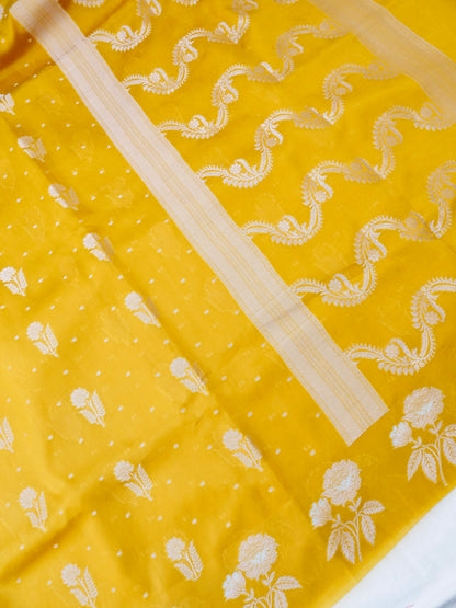 Yellow Chiniya Silk Blended Buti Banarasi saree