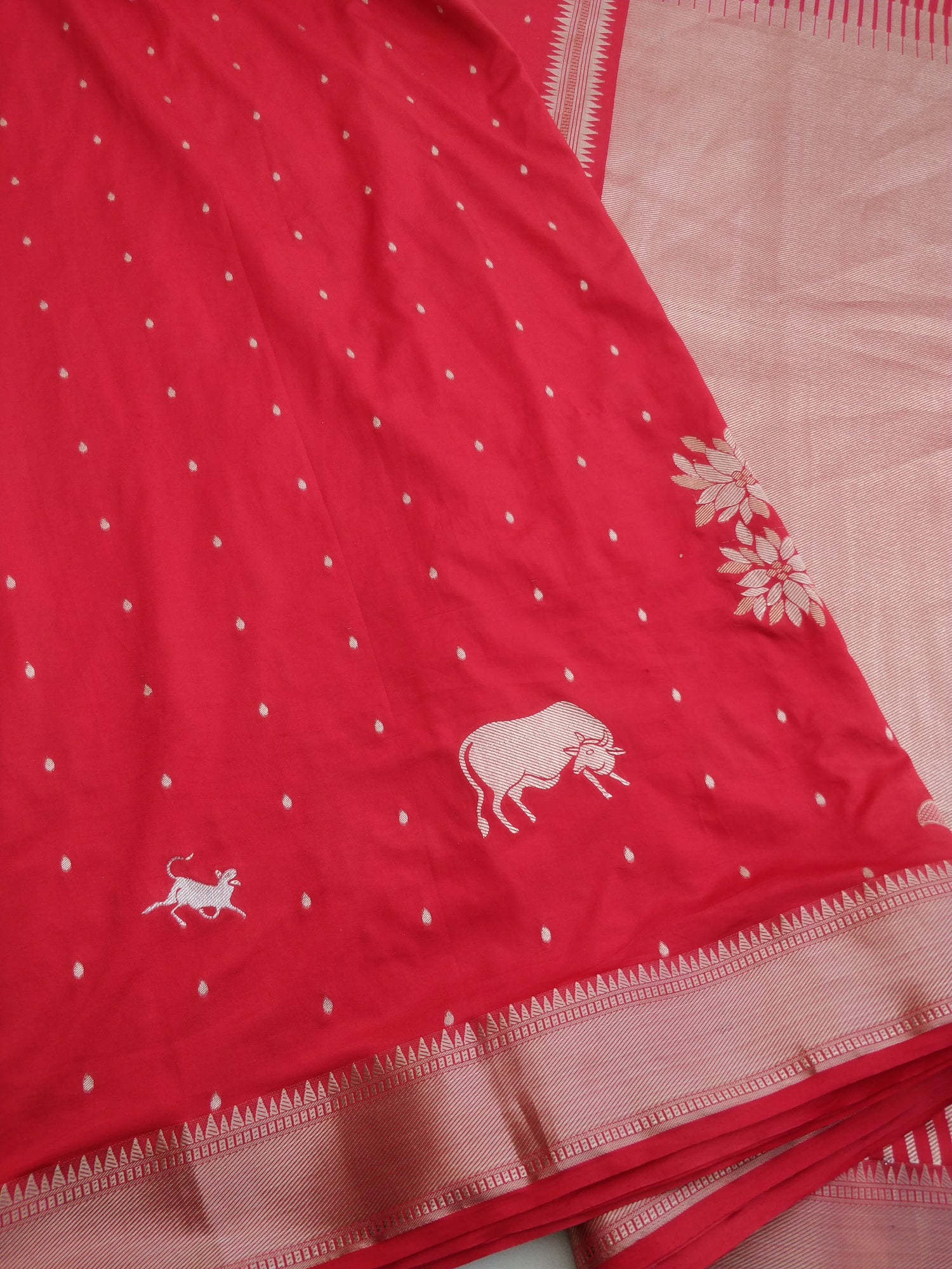 Red Semi Kataan Buti Pichwai Banarasi Saree