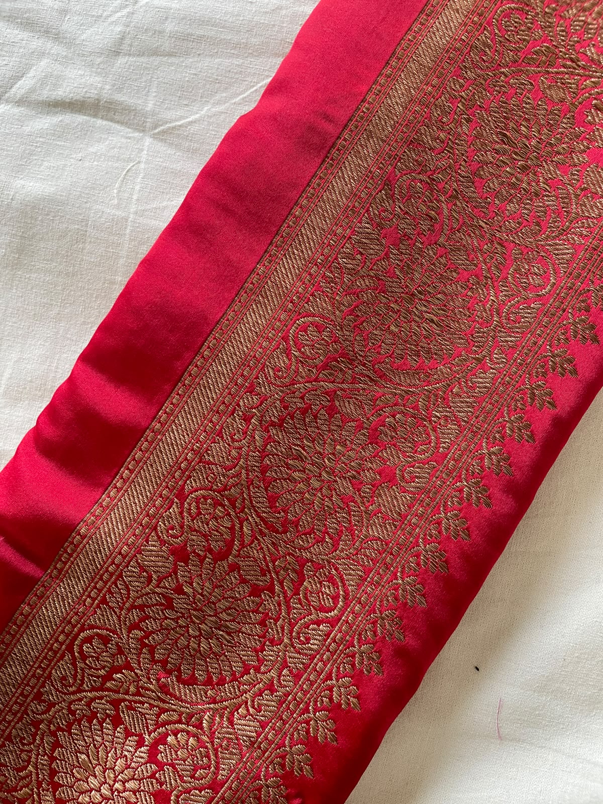 Red Satin Banarasi Border 10 Inch