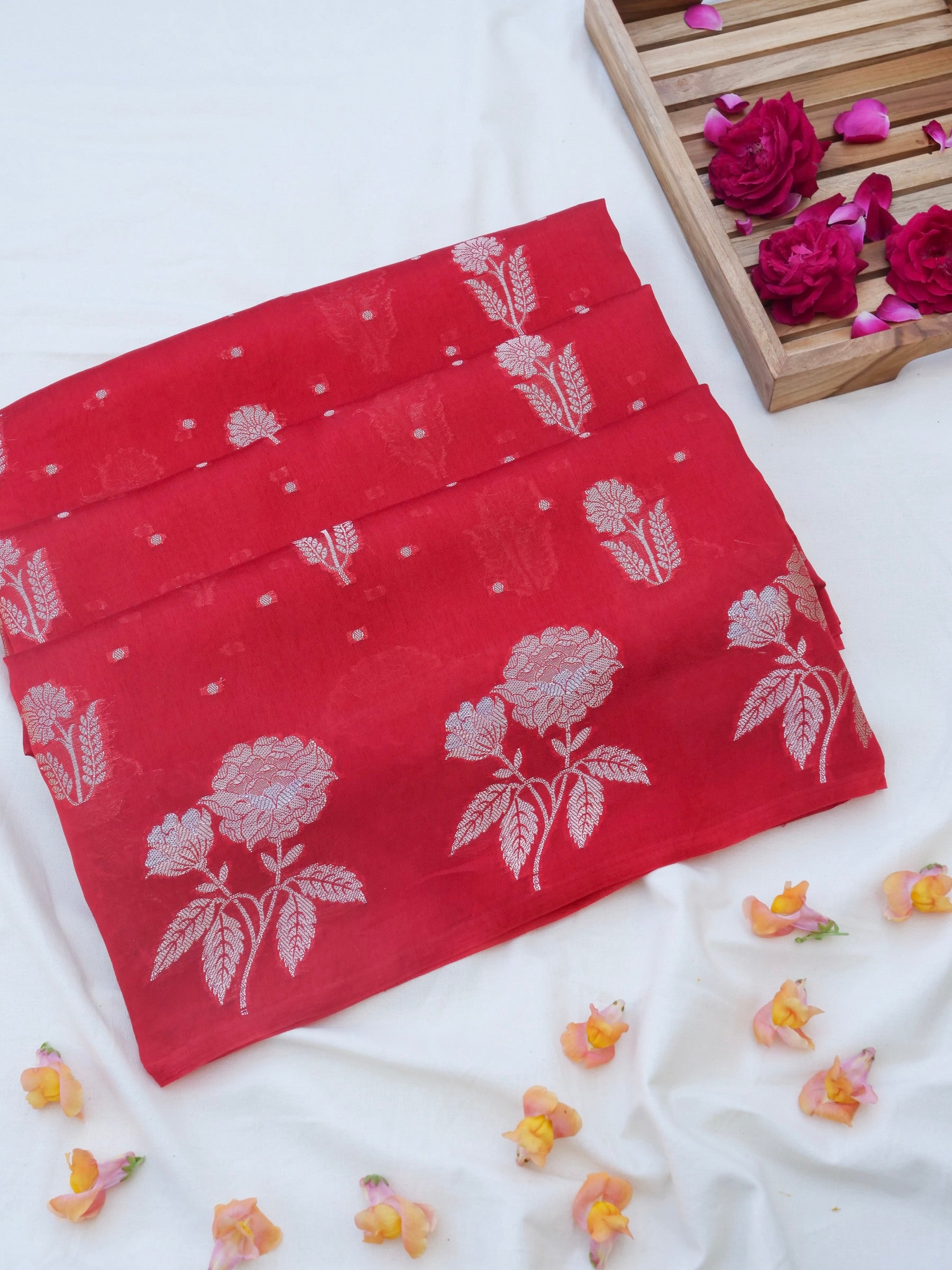 Red Chiniya Silk Blended Buti Banarasi saree
