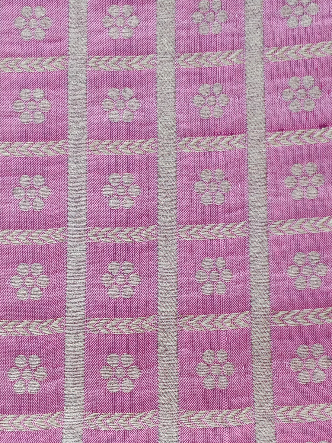 1.5 m Pink Handwoven Pure Kataan Silk Buti-Jaal Fabric