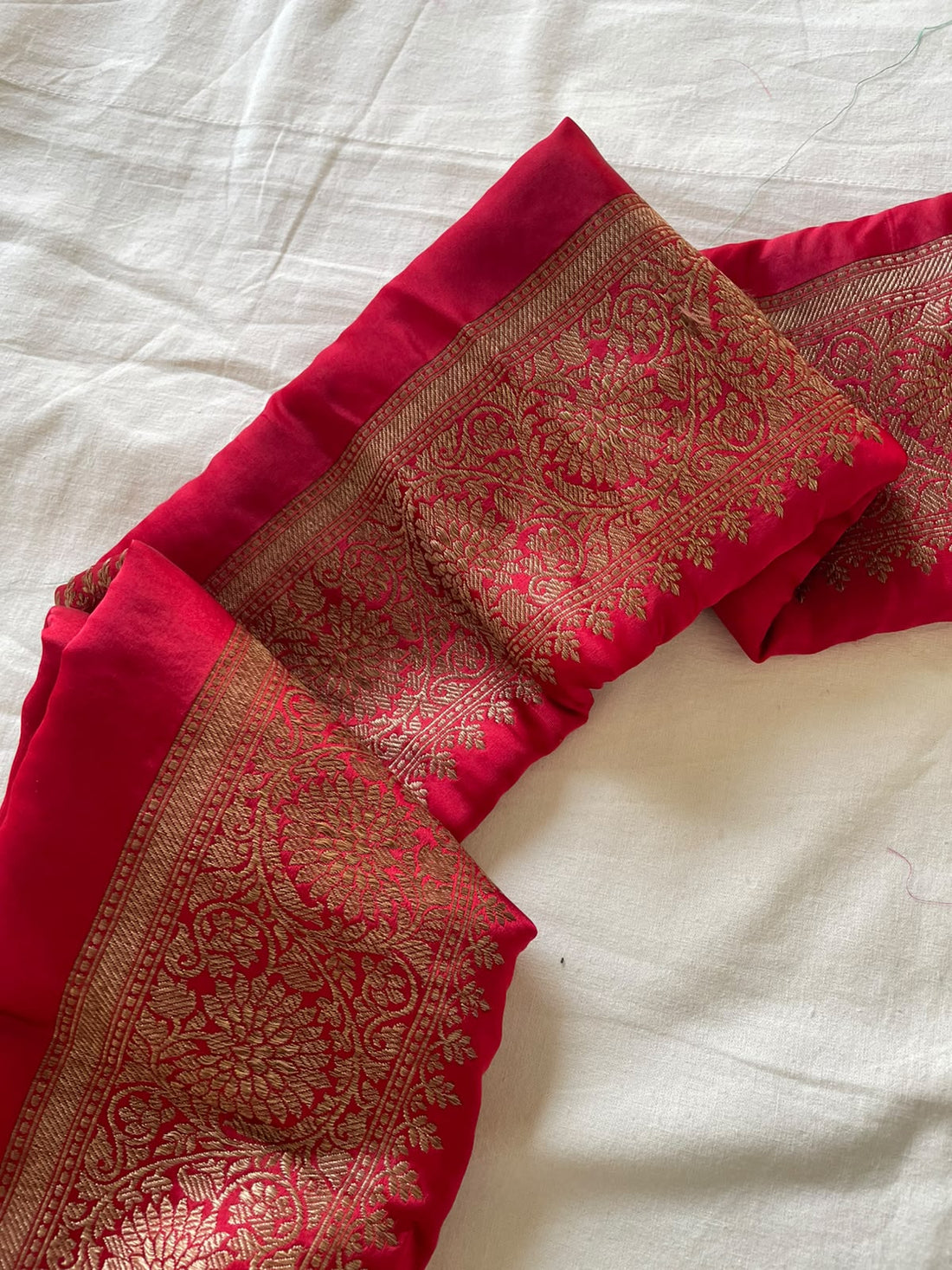 Red Satin Banarasi Border 10 Inch