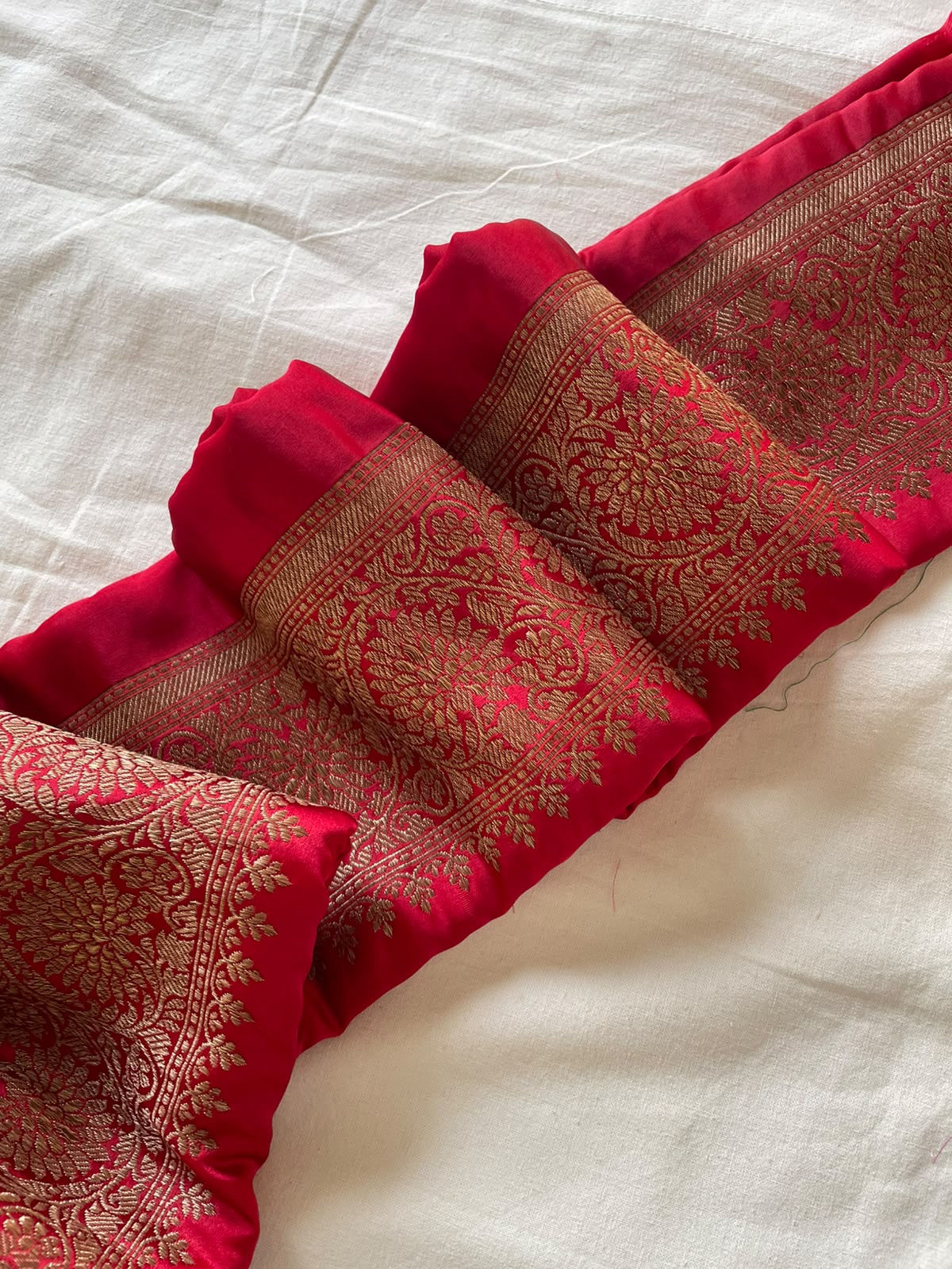 Red Satin Banarasi Border 10 Inch