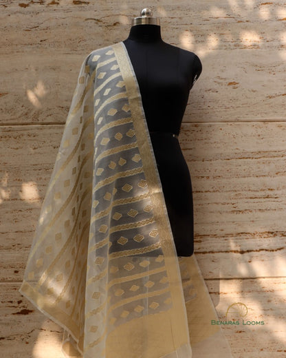 Handwoven Pure Kora Silk Handwoven Benarasi Dyebale Dupatta