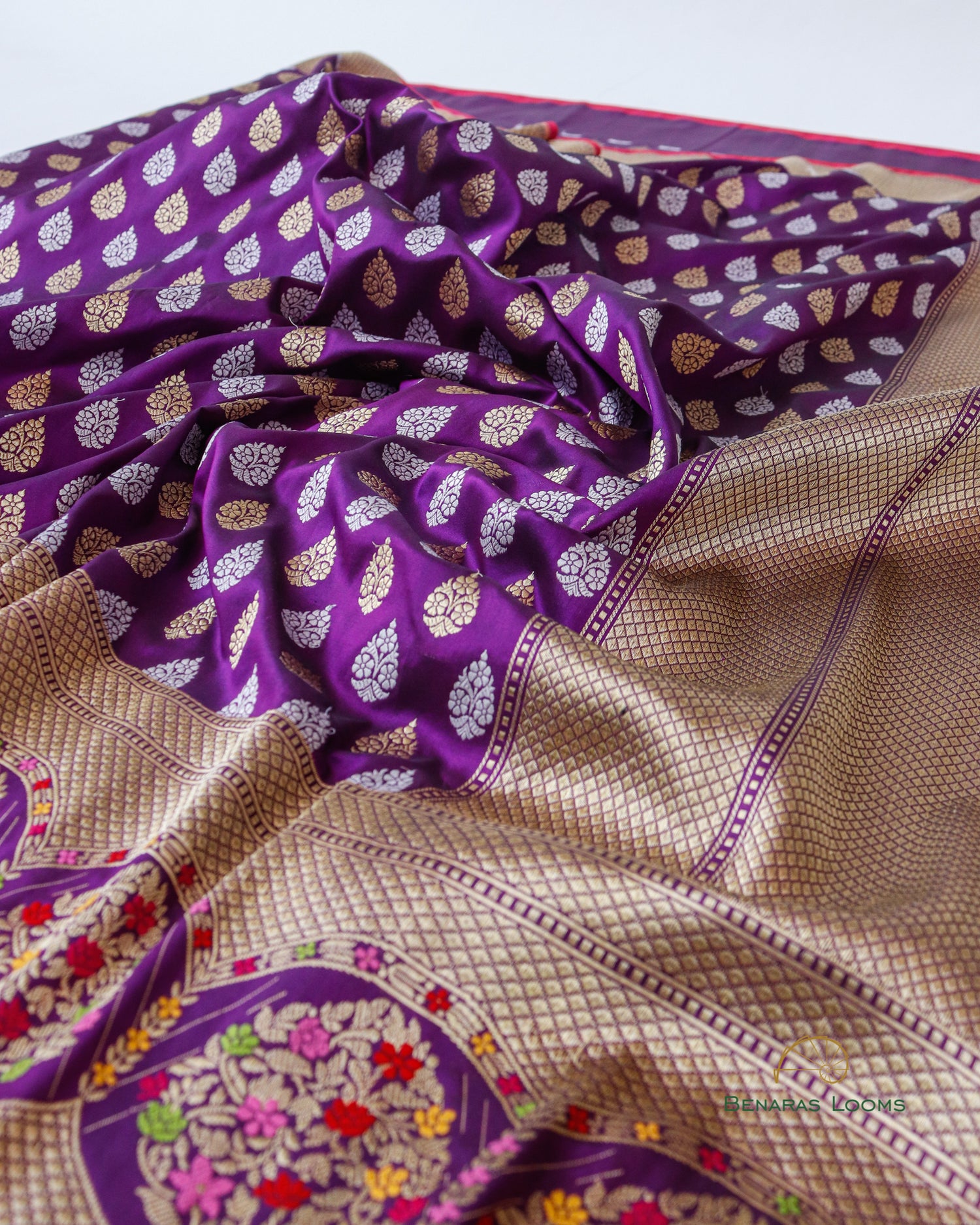 Purple Handwoven Pure Kataan Silk Buti Jaal Banarasi Saree